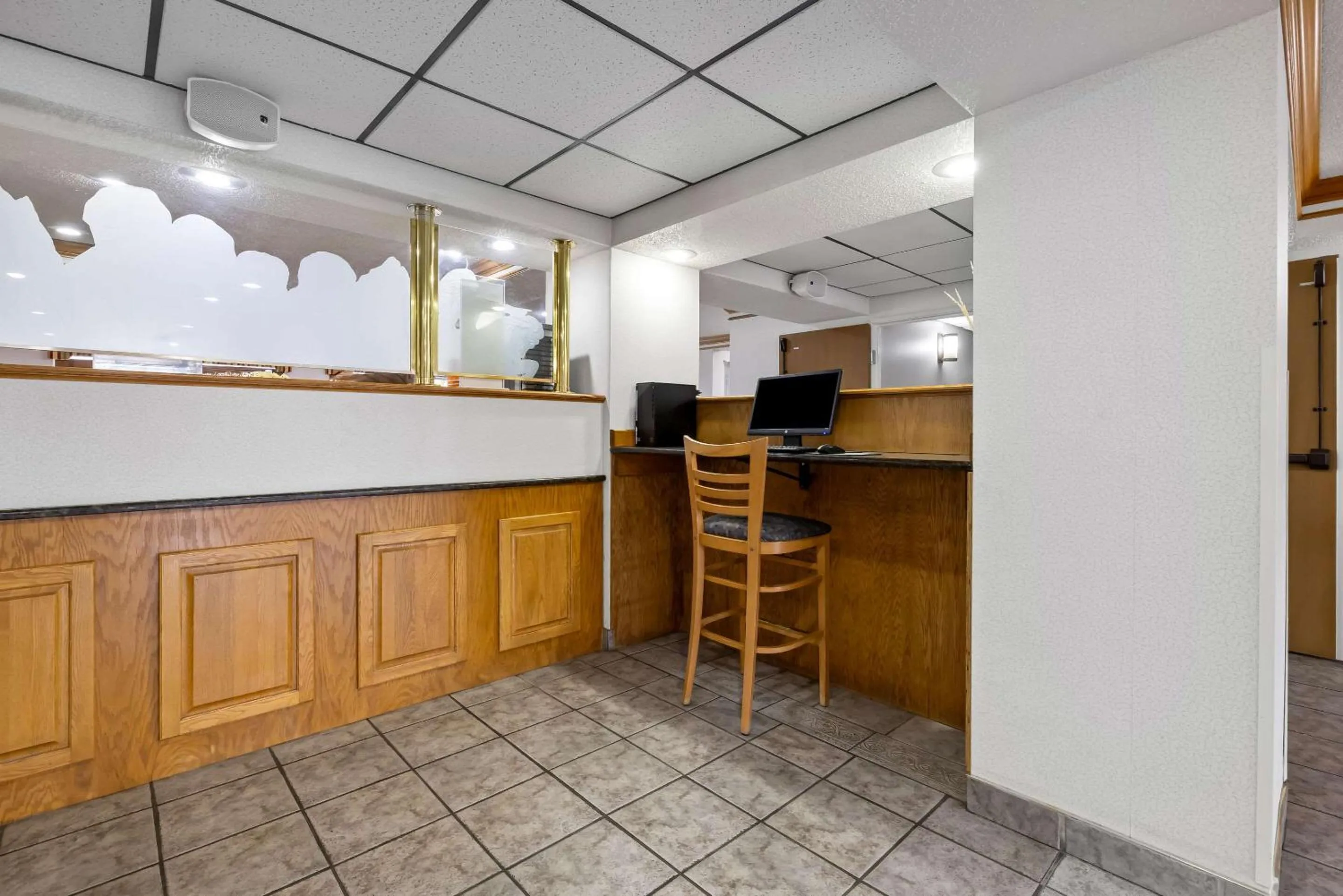 Business facilities in Quality Inn near Monument Health Rapid City Hospital