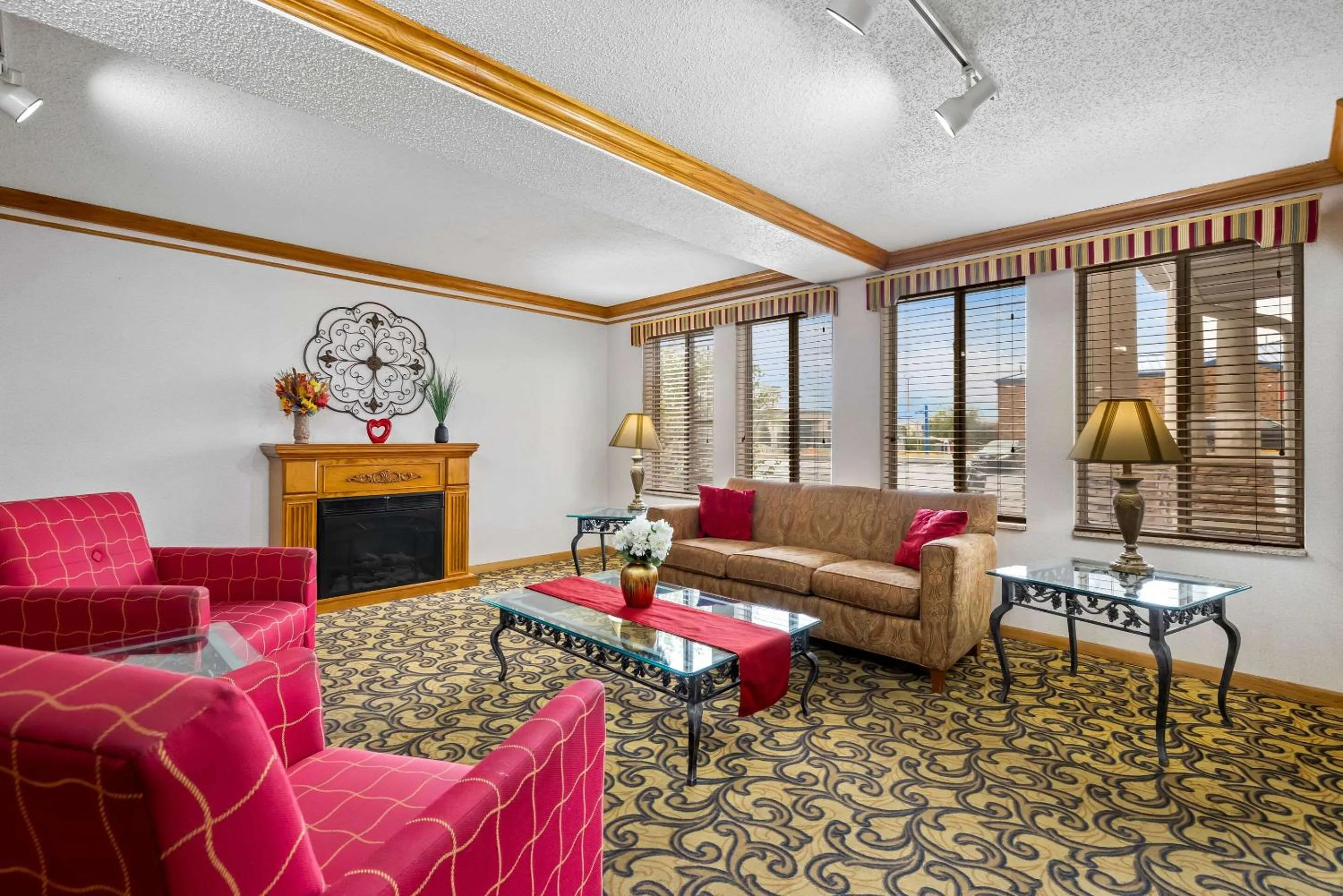 Lobby or reception in Quality Inn near Monument Health Rapid City Hospital