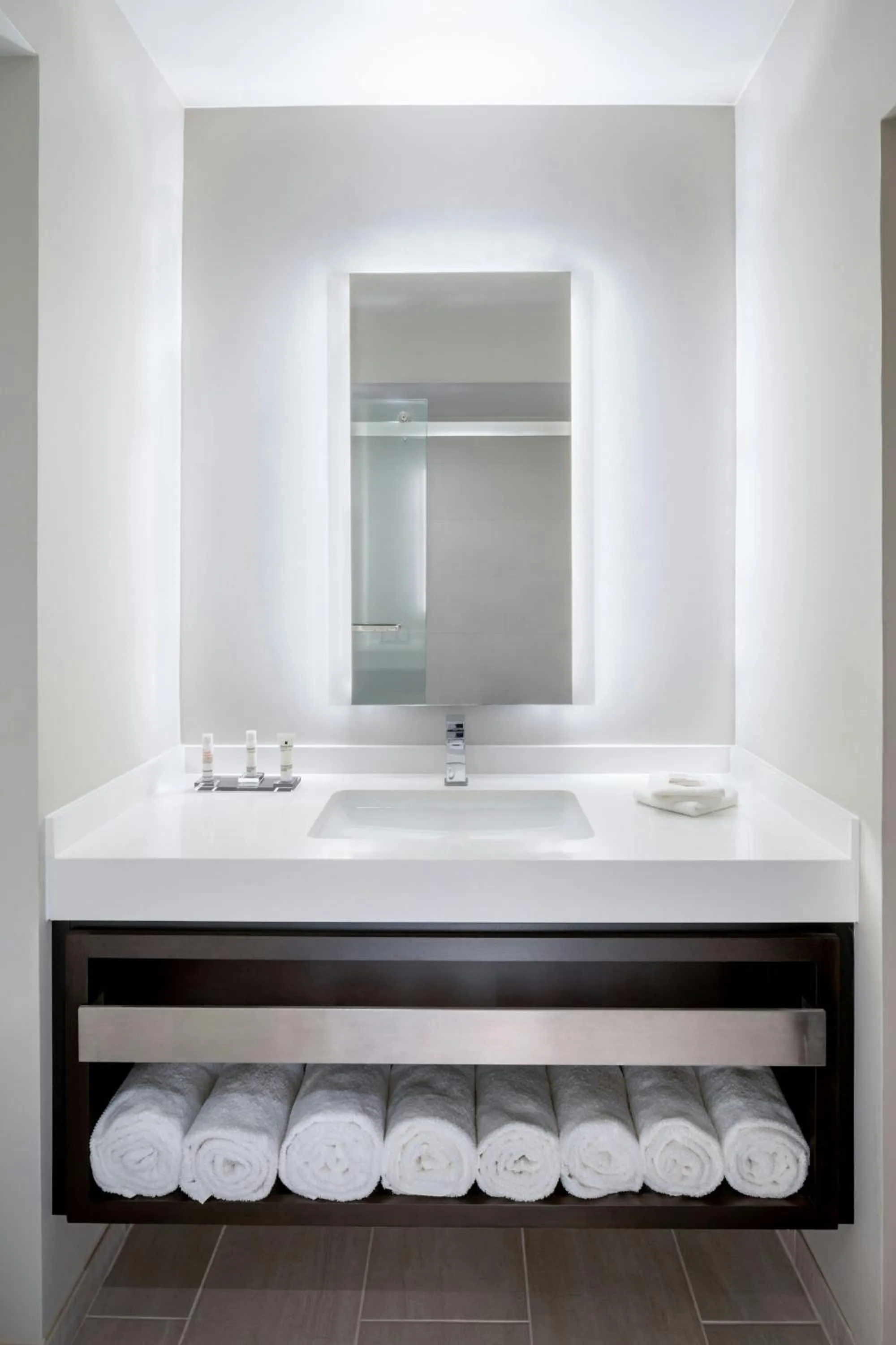 Photo of the whole room in St. Petersburg Marriott Clearwater