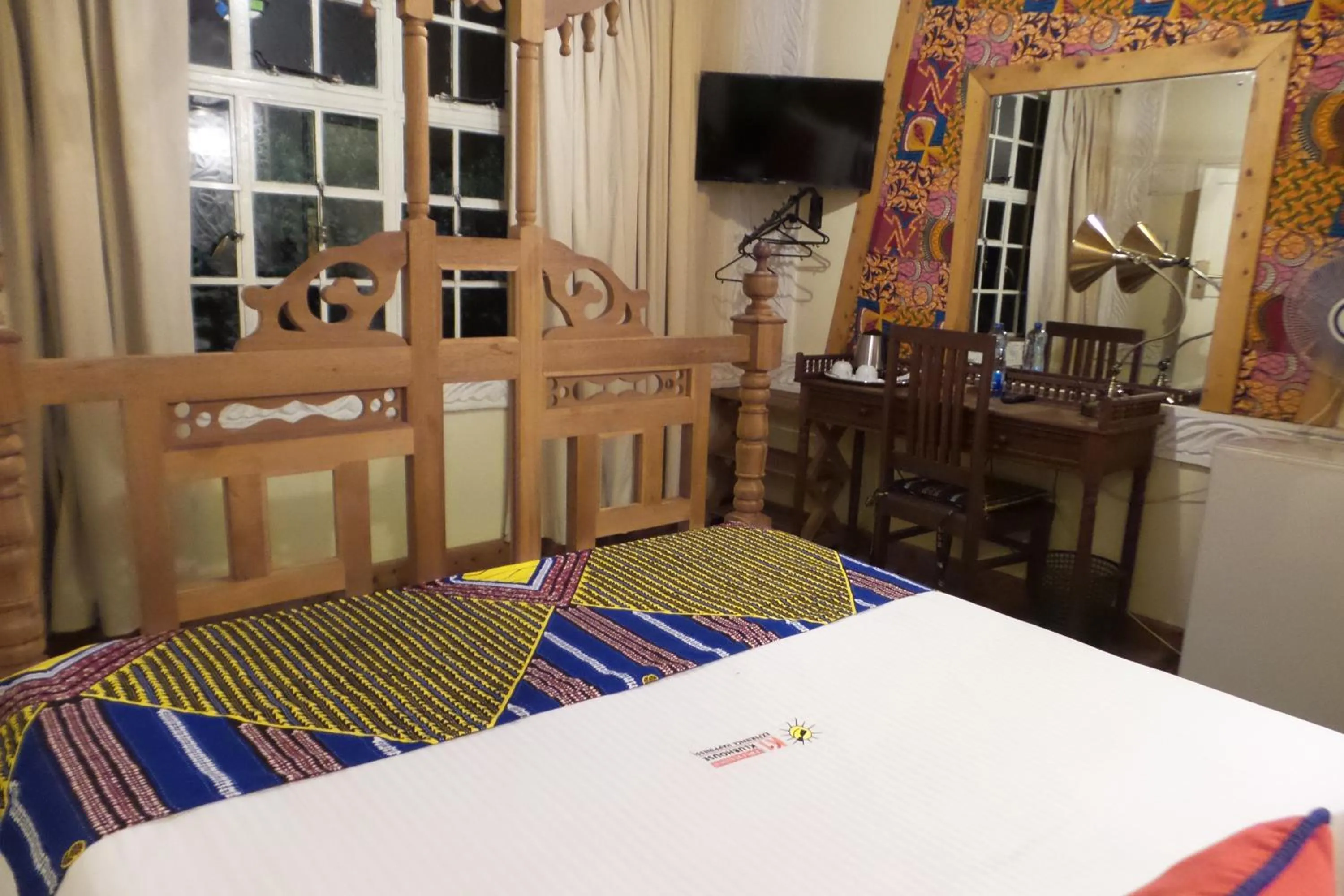 Bed in Parklands Shade Hotel