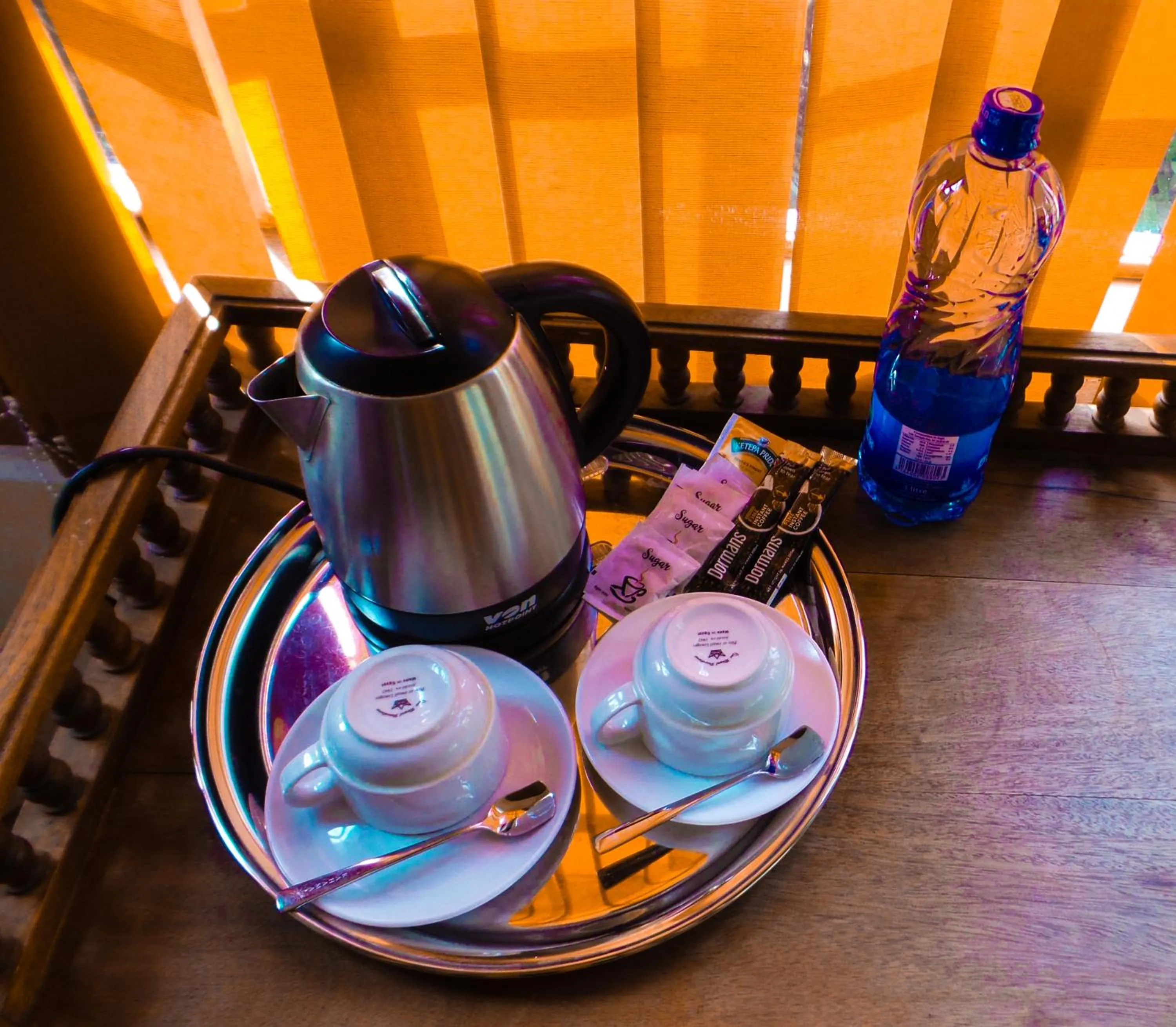 Drinks in Parklands Shade Hotel