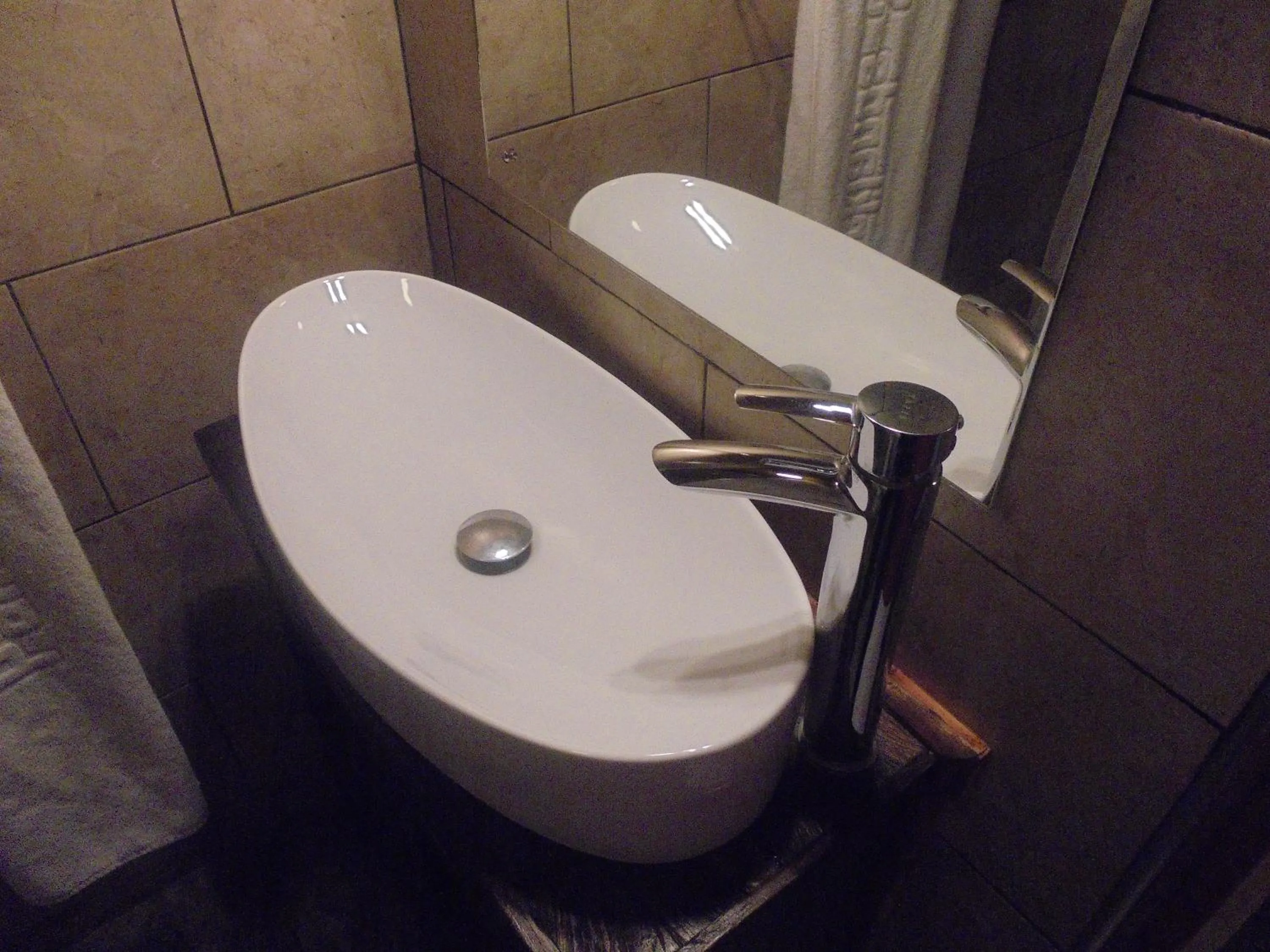 Bathroom in Parklands Shade Hotel