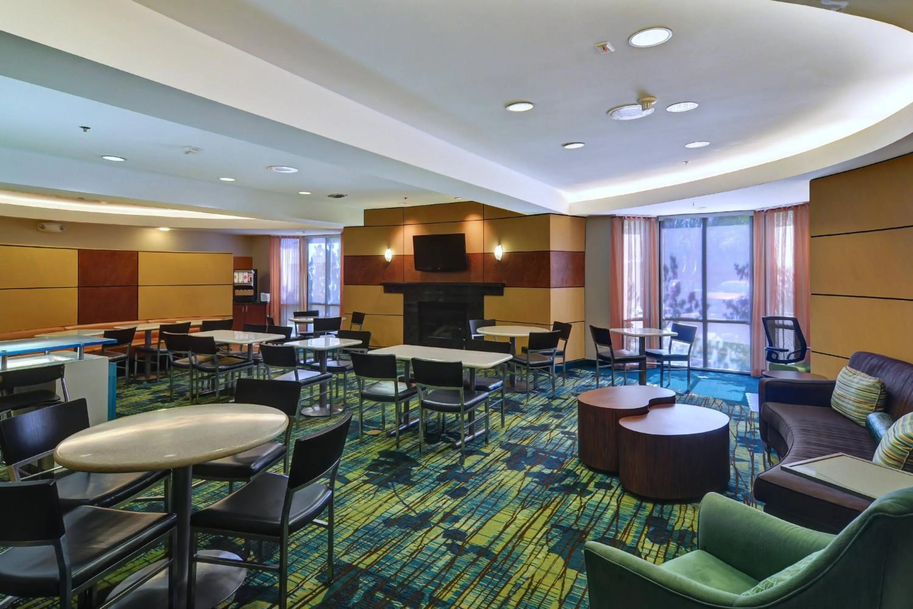 Lounge or bar in SpringHill Suites by Marriott Dallas NW Highway at Stemmons / I-35East