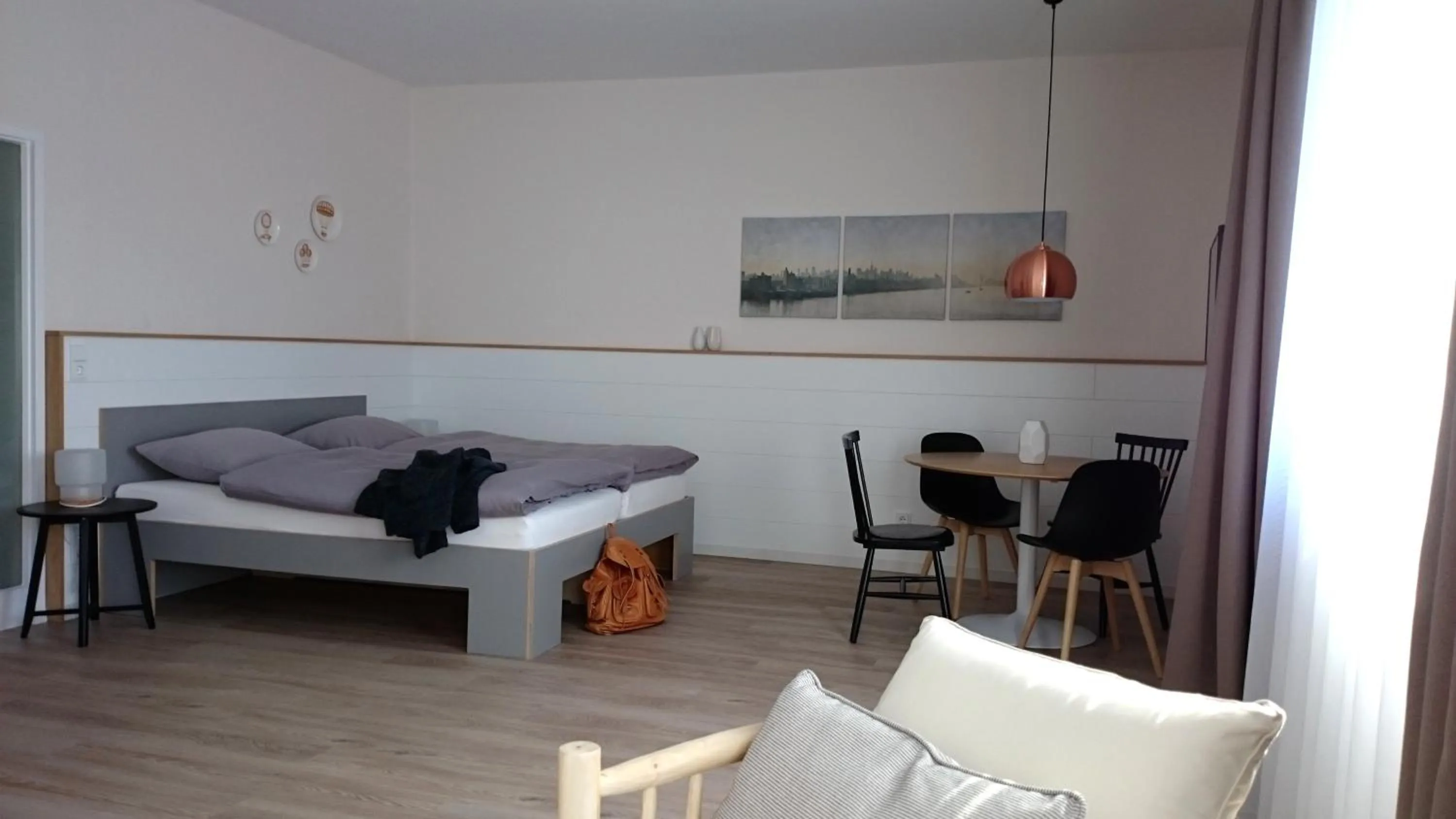 Photo of the whole room, Bed in Frühstückshotel Fürstenwerth