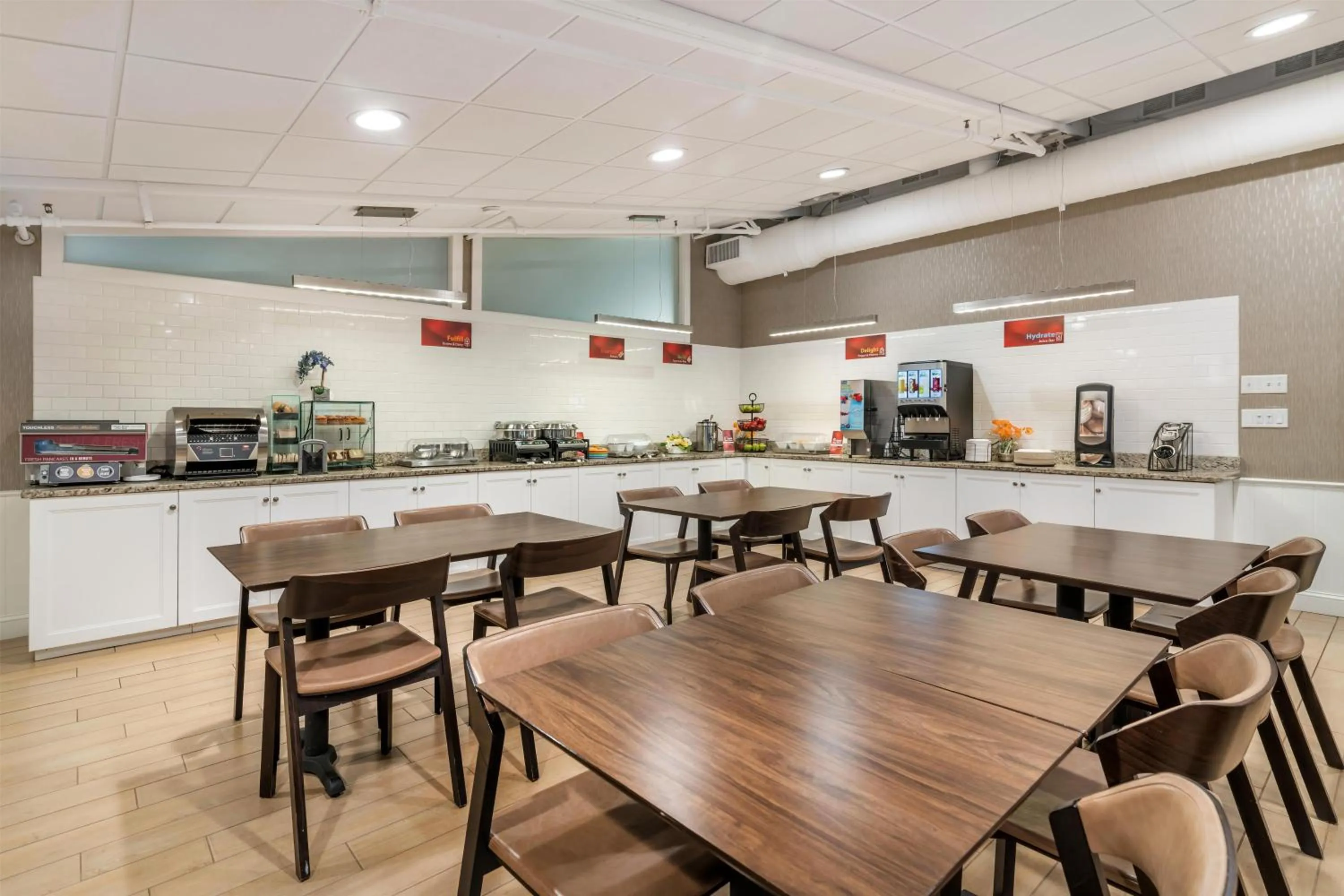 Breakfast in Best Western Plus Waltham Boston