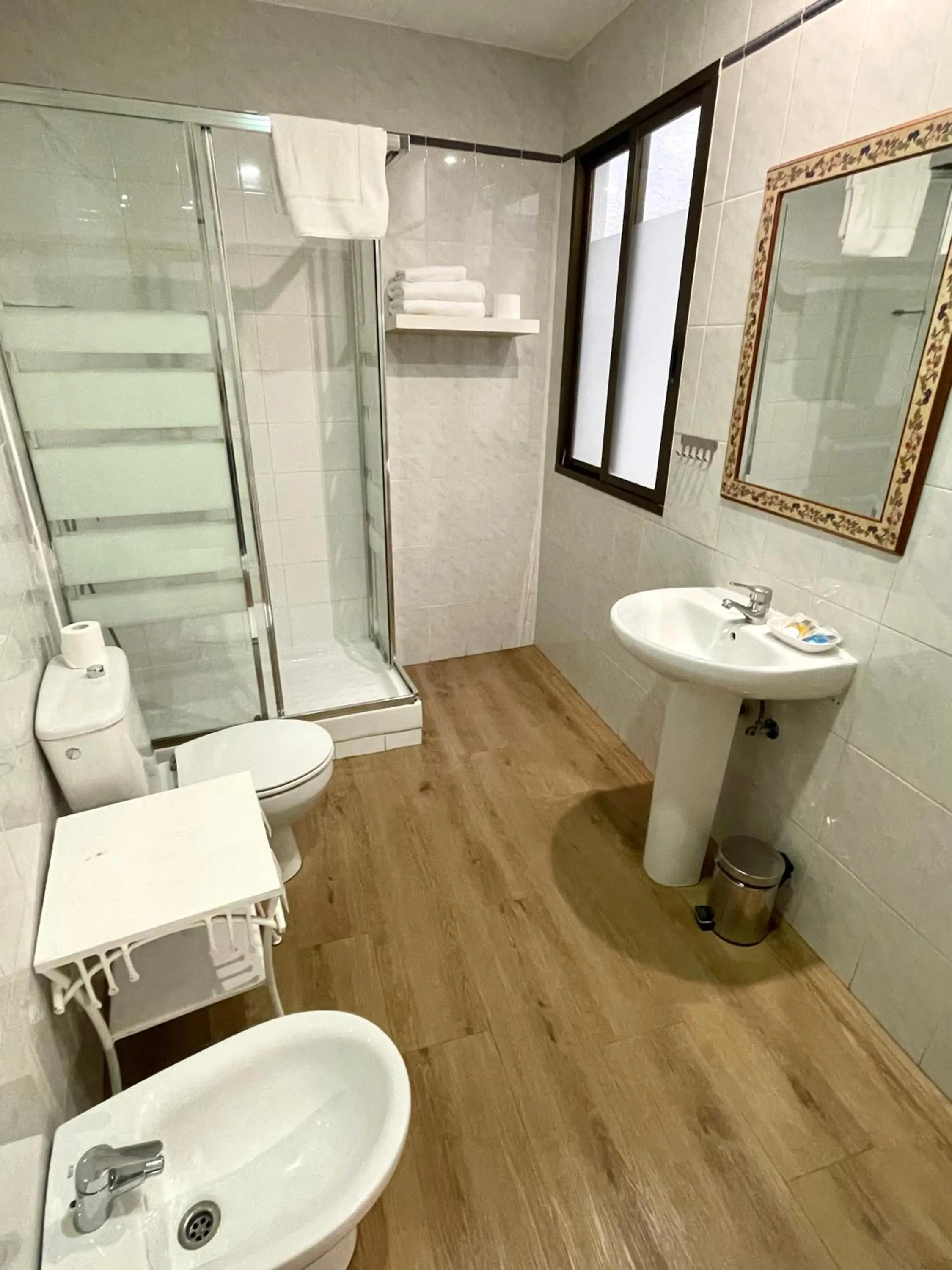 Bathroom in Apartamentos Mayor Centro