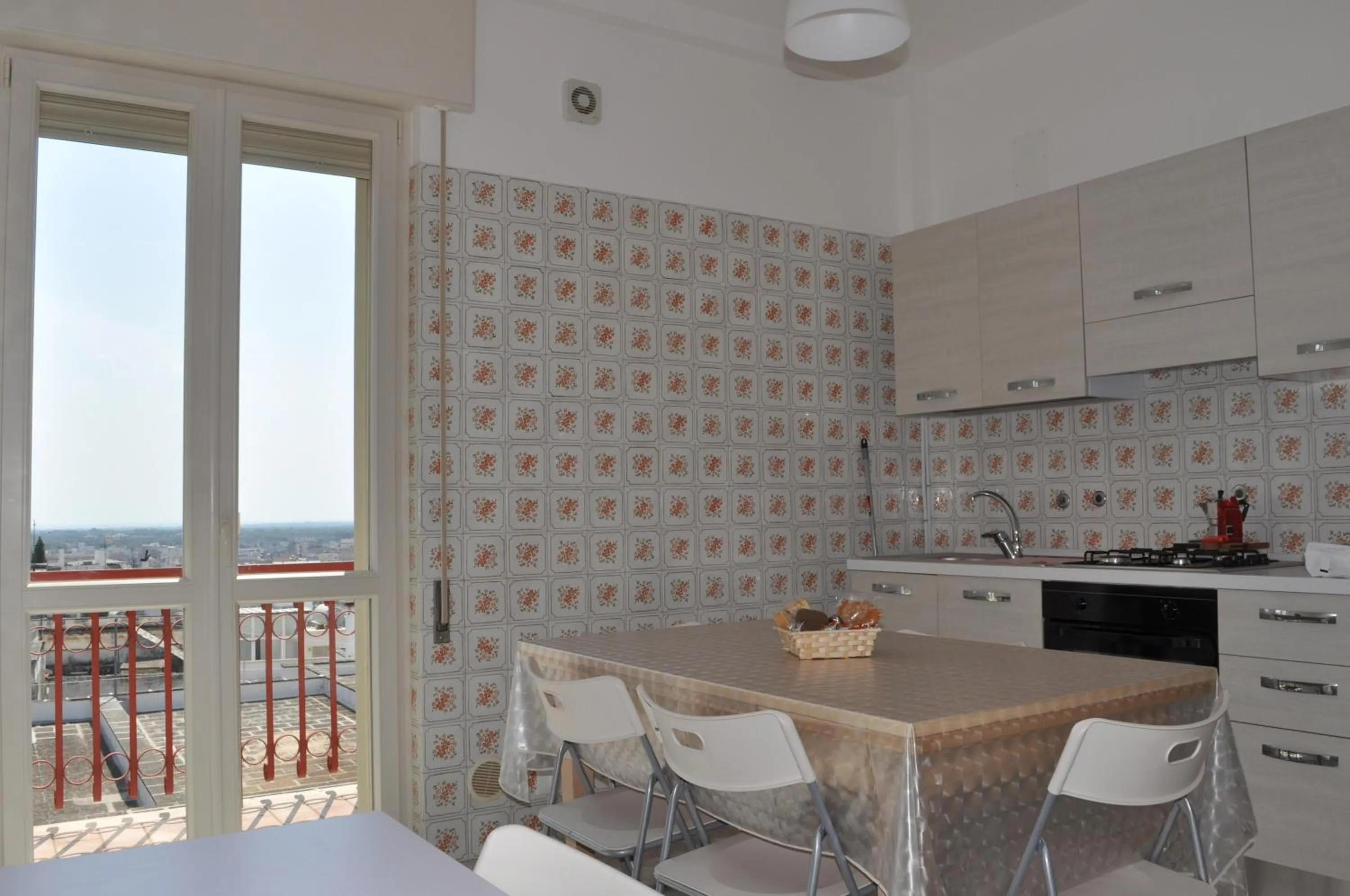 Communal kitchen in B&B da LEO