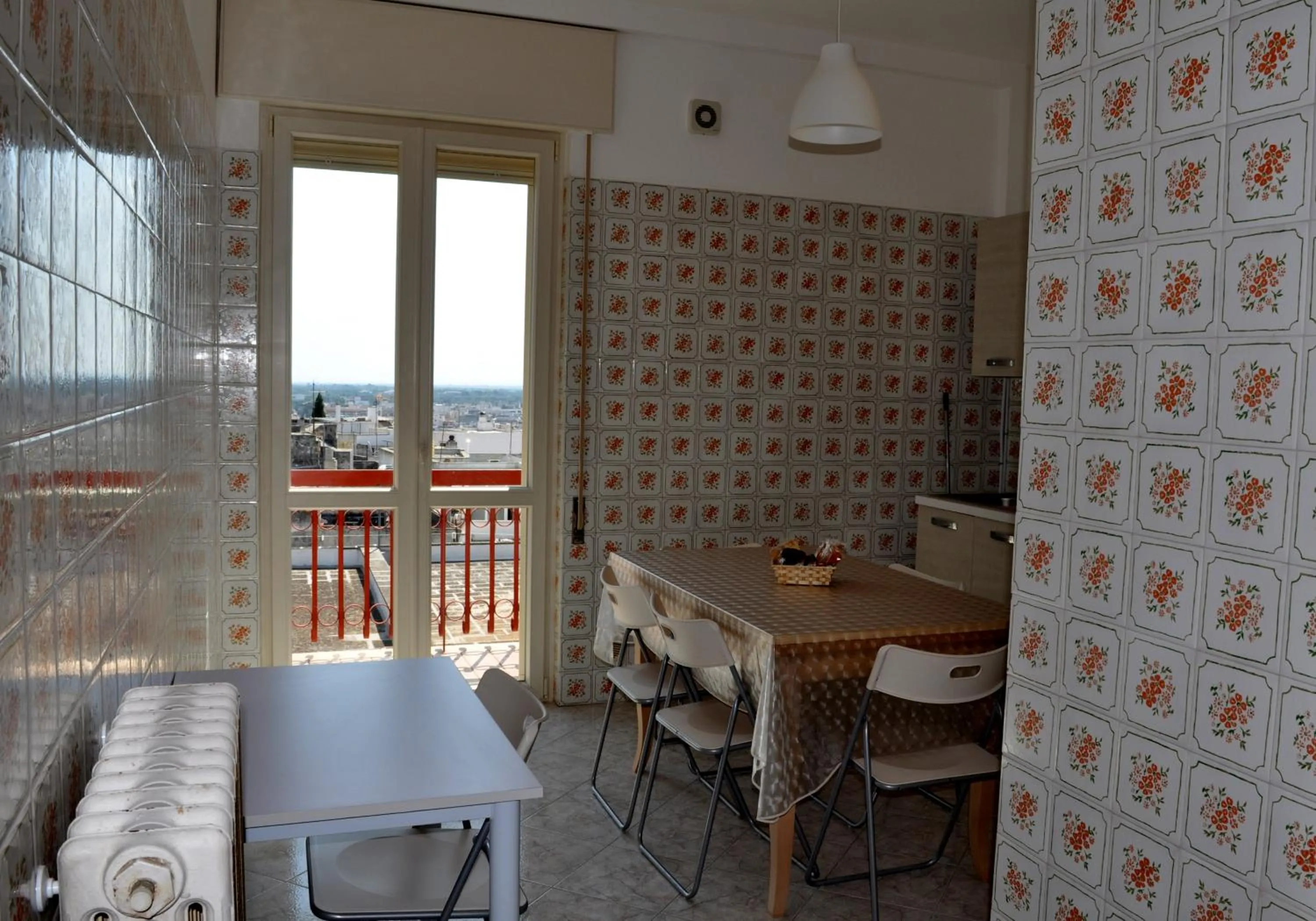 Communal kitchen in B&B da LEO