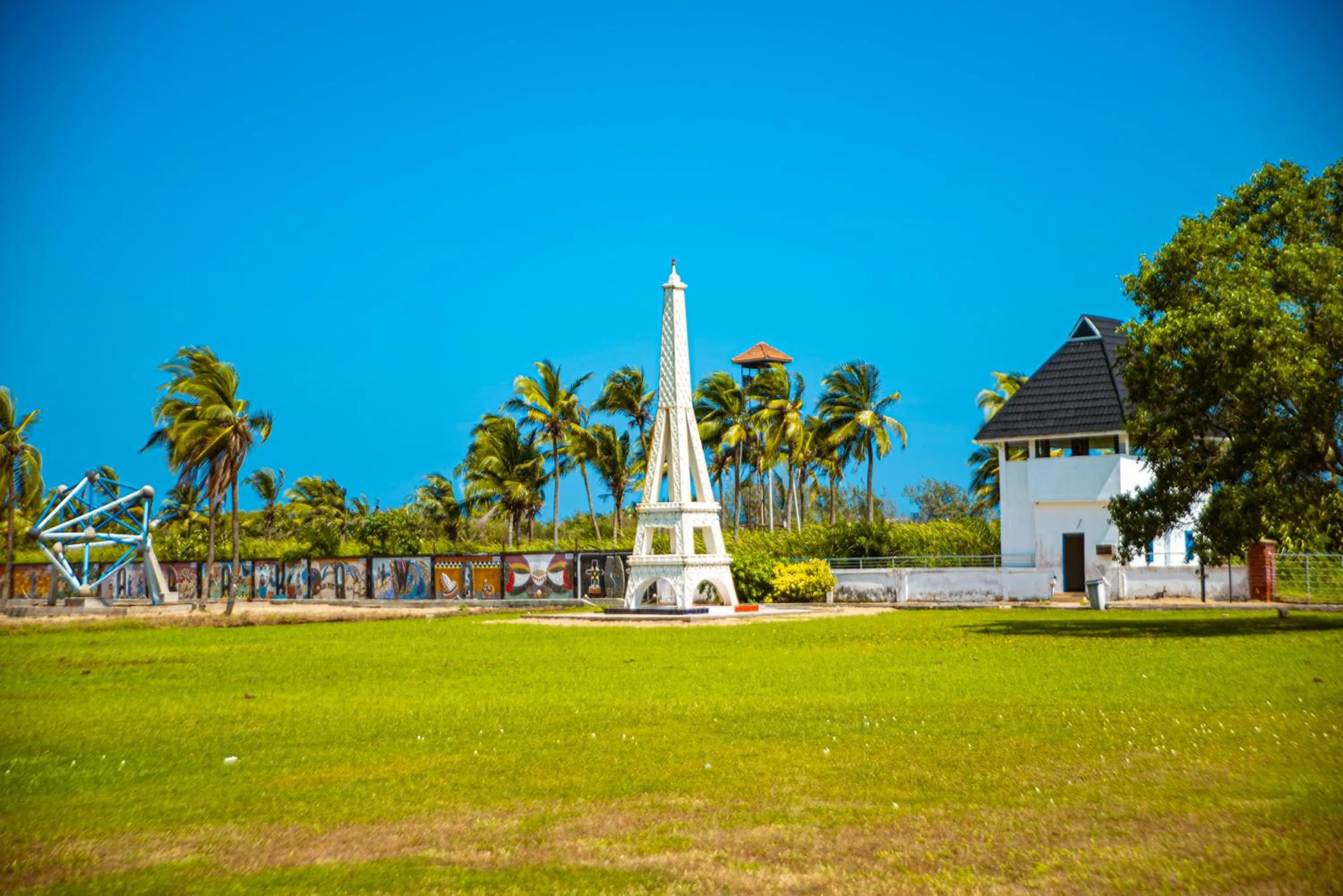 Nearby landmark in Hôtel Sarakawa