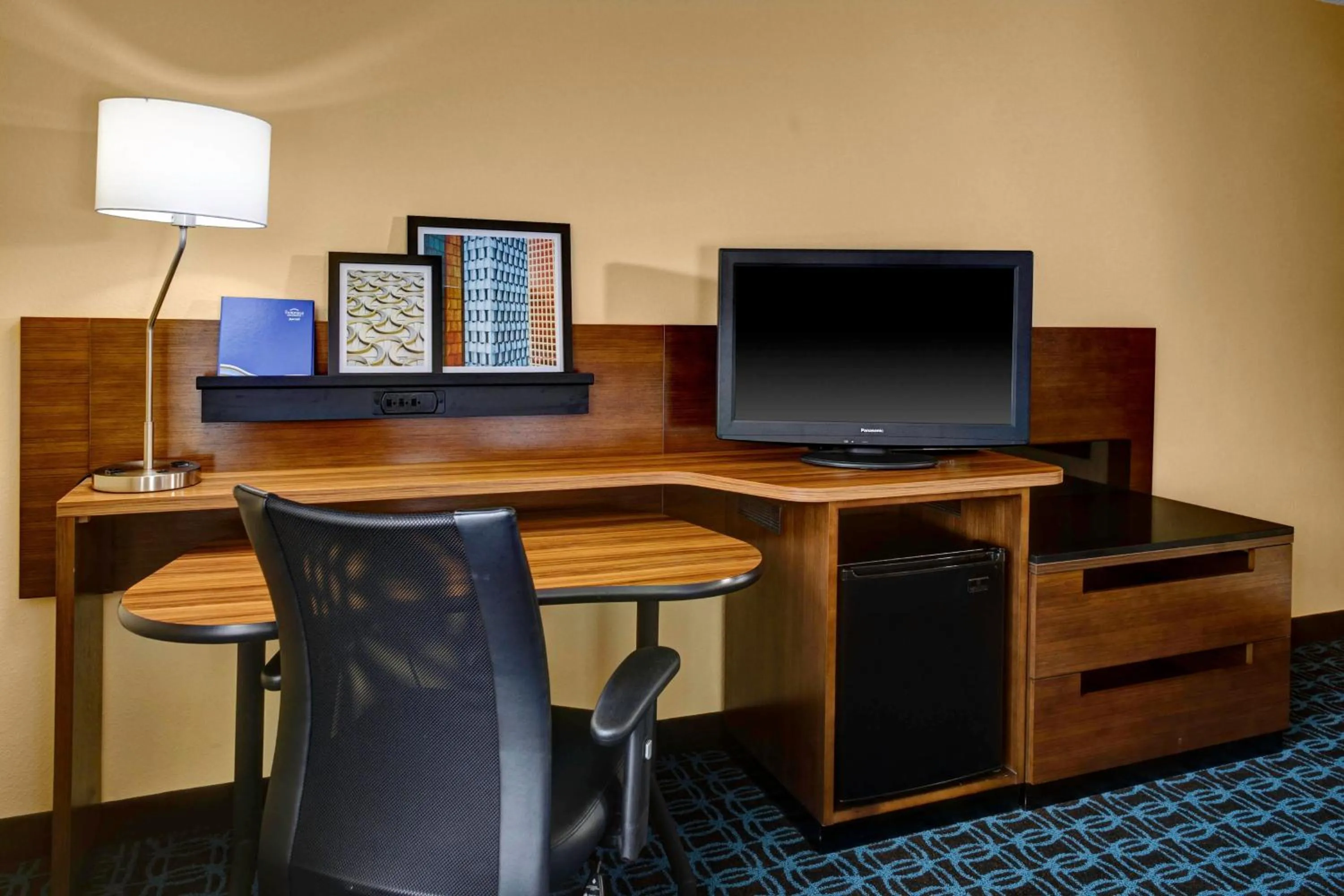 Photo of the whole room in Fairfield Inn and Suites by Marriott Atlanta Suwanee