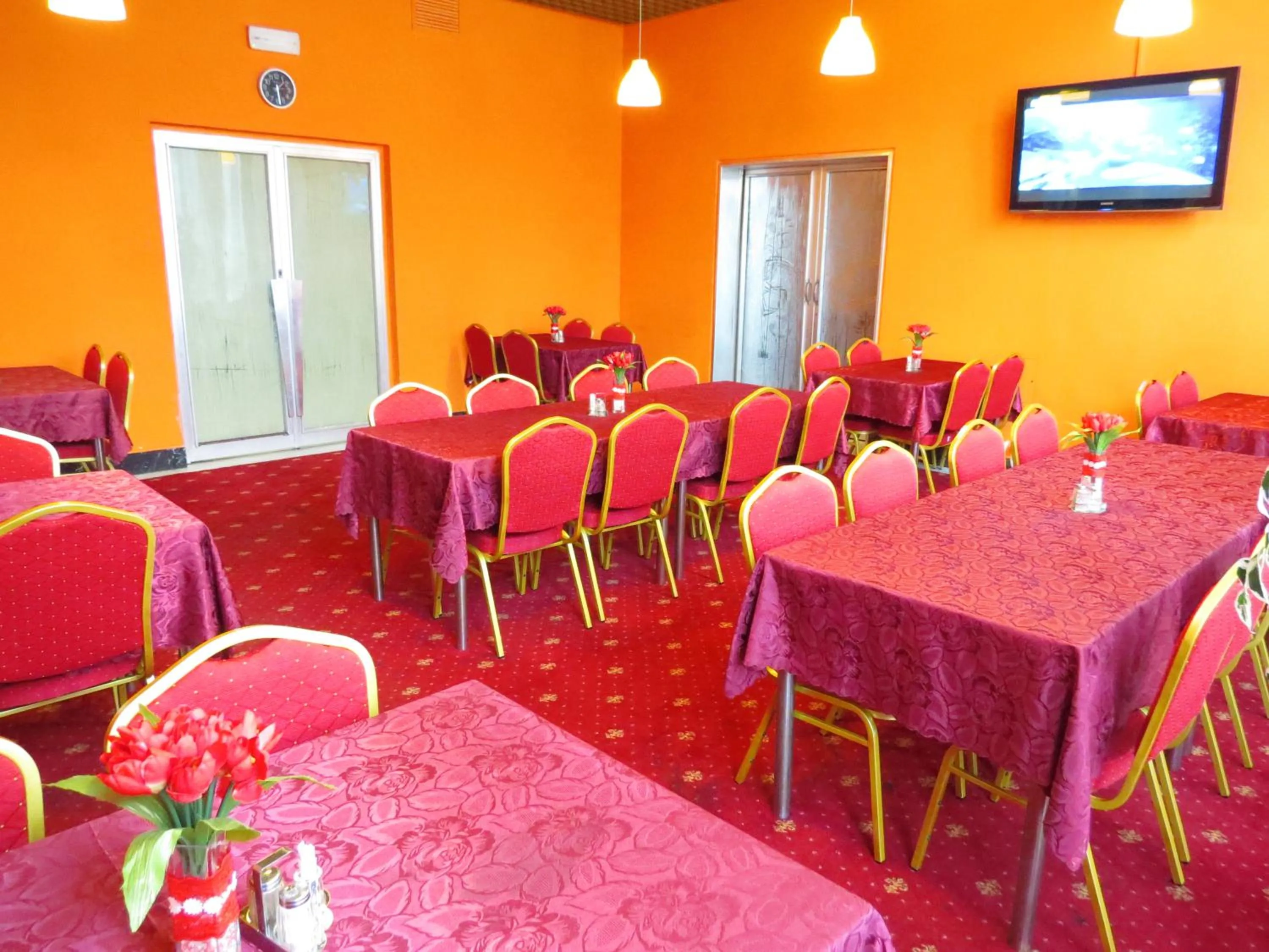 Restaurant/places to eat in Interhotel Bohemia