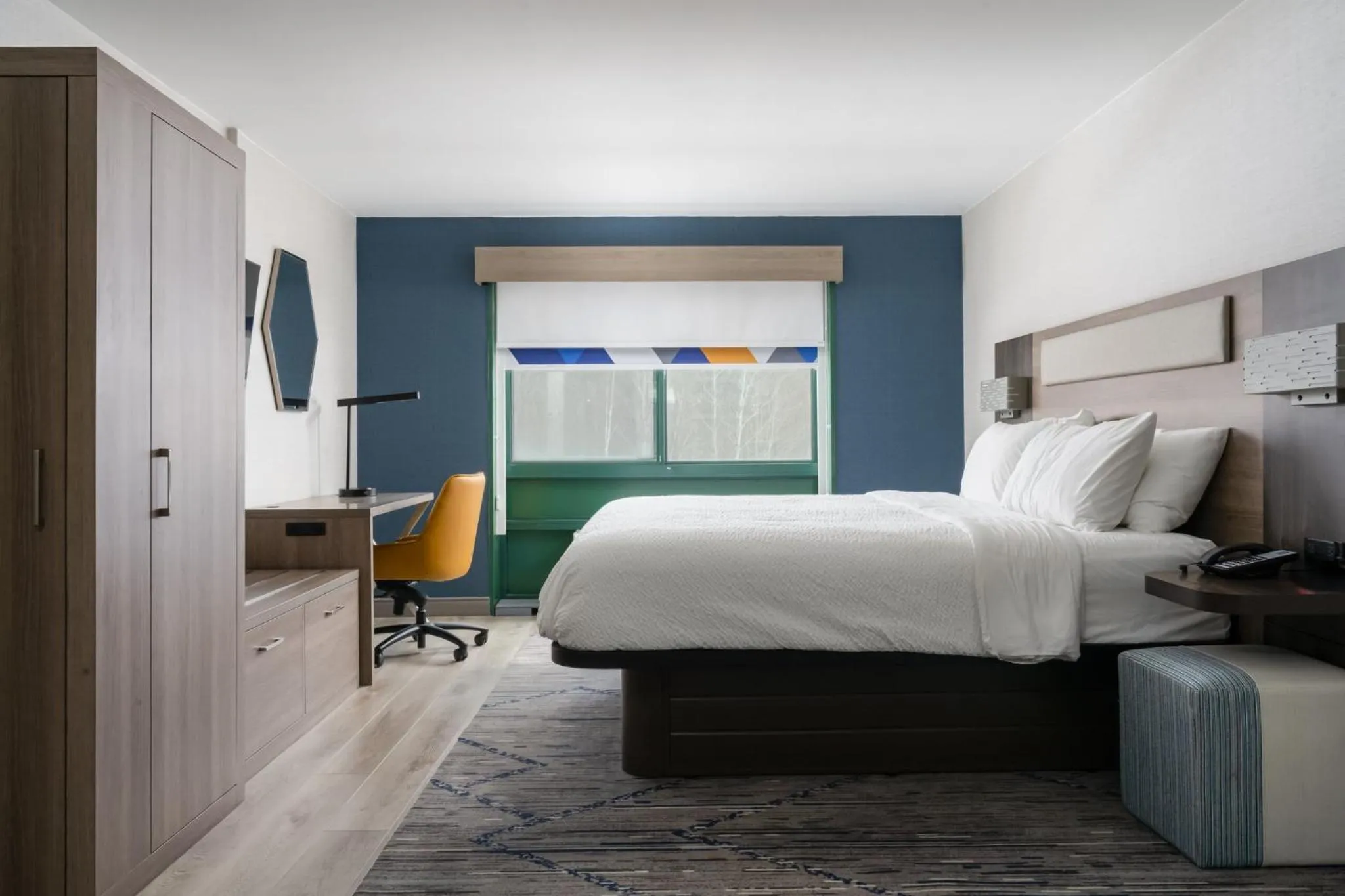 Photo of the whole room, Bed in Holiday Inn Express Hotel & Suites Drums-Hazelton by IHG