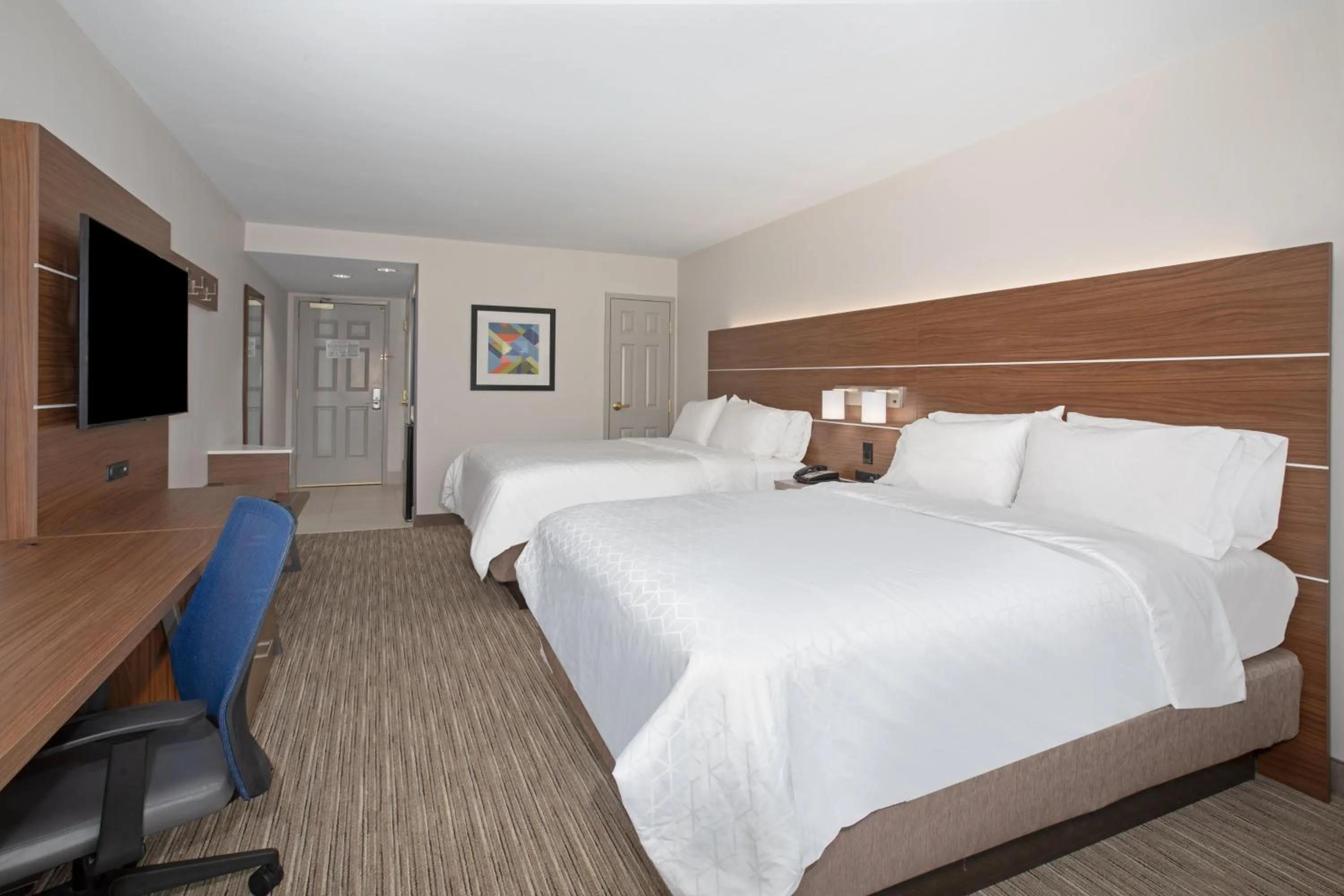 Photo of the whole room, Bed in Holiday Inn Express Yreka-Shasta Area by IHG