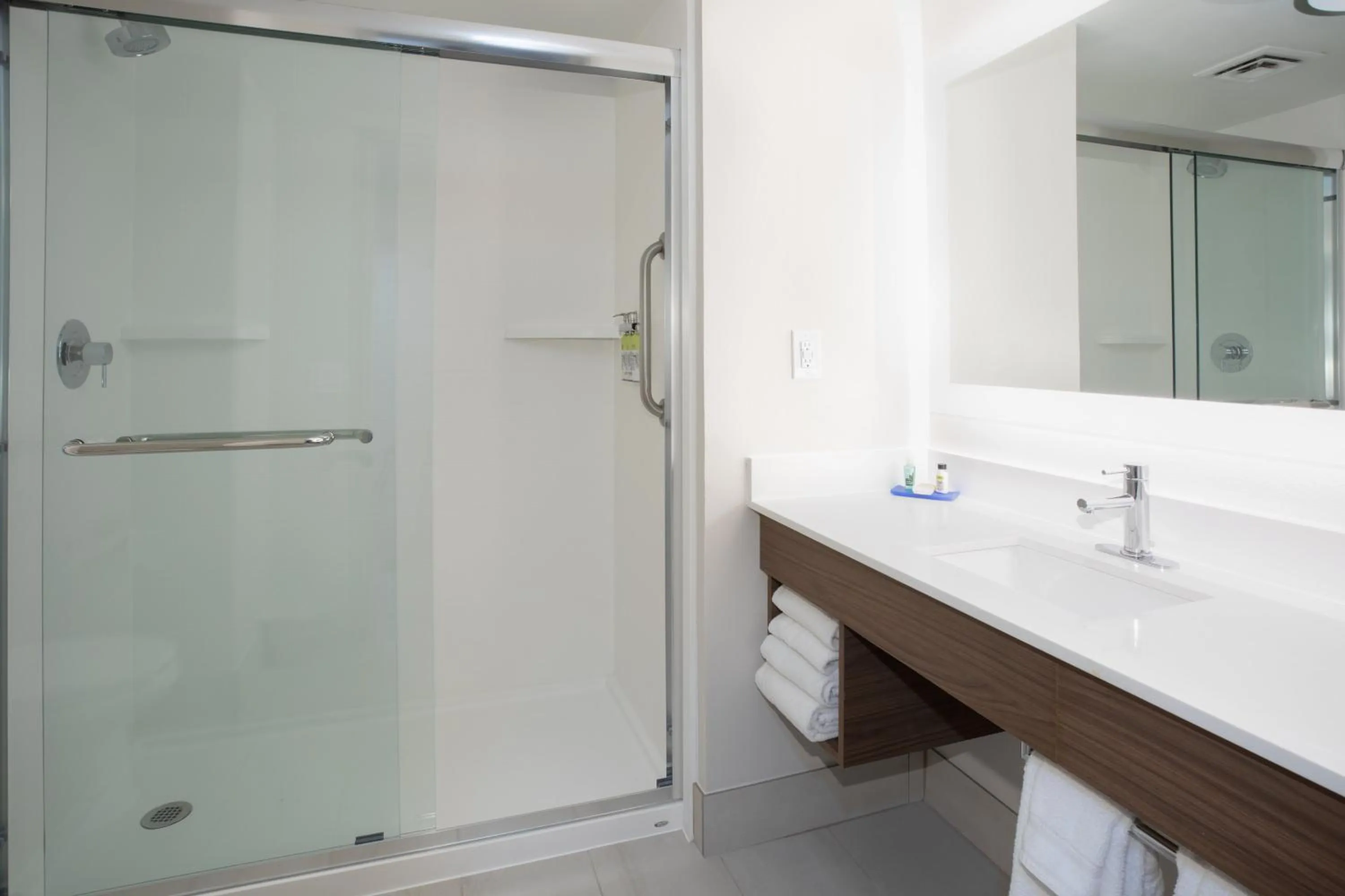 Bathroom in Holiday Inn Express Yreka-Shasta Area by IHG