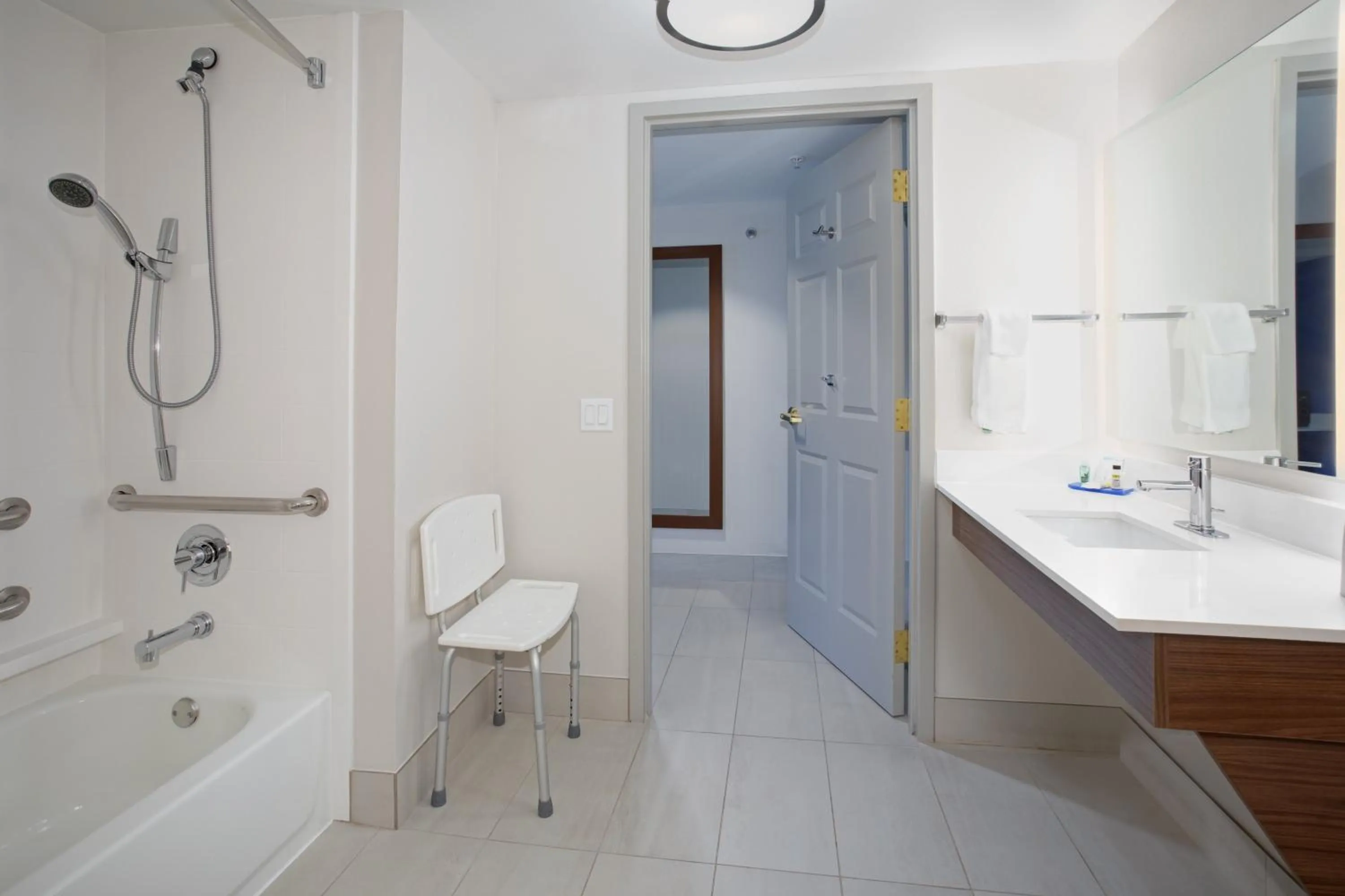 Bathroom in Holiday Inn Express Yreka-Shasta Area by IHG