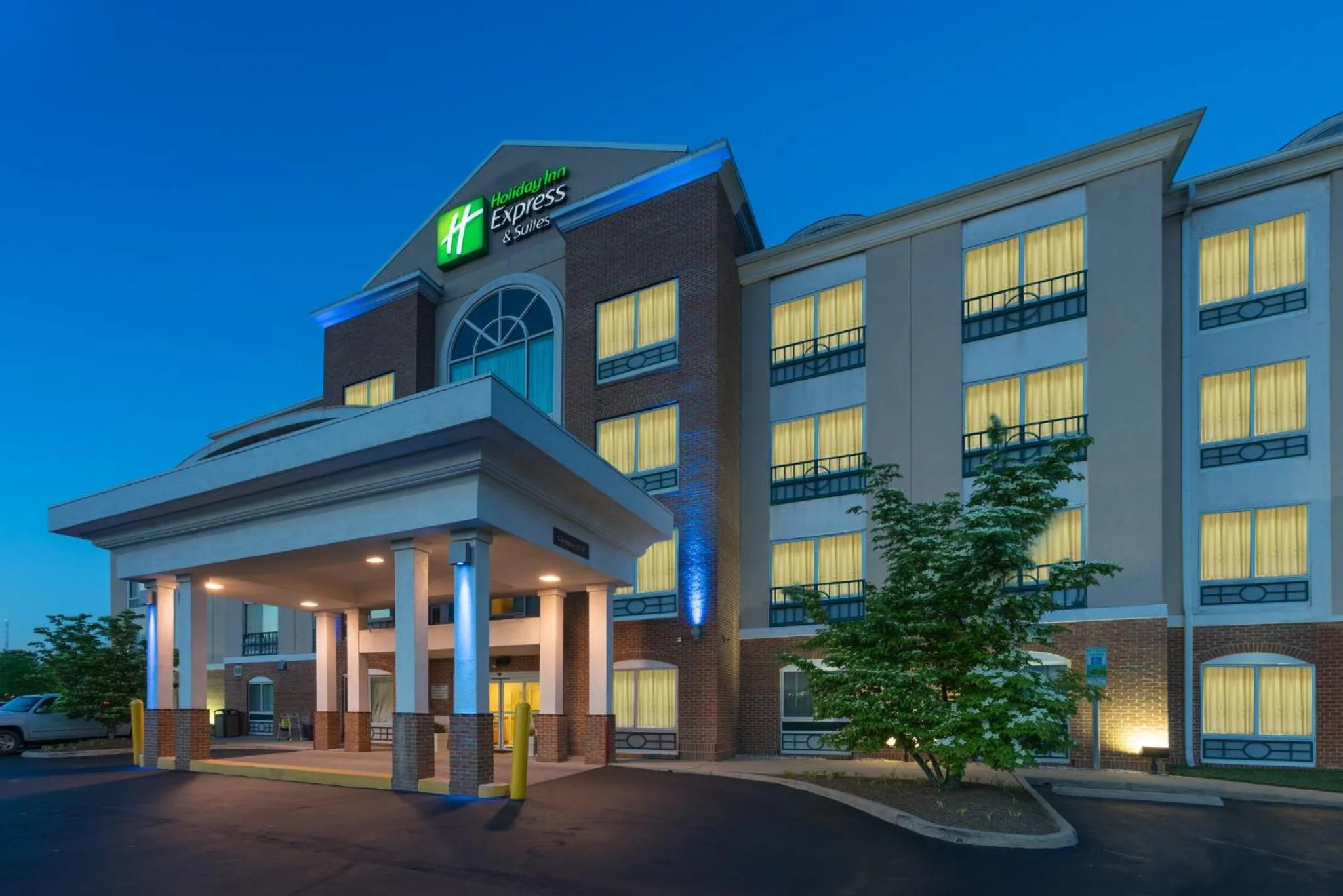 Property building in Holiday Inn Express Hotel & Suites Woodbridge by IHG