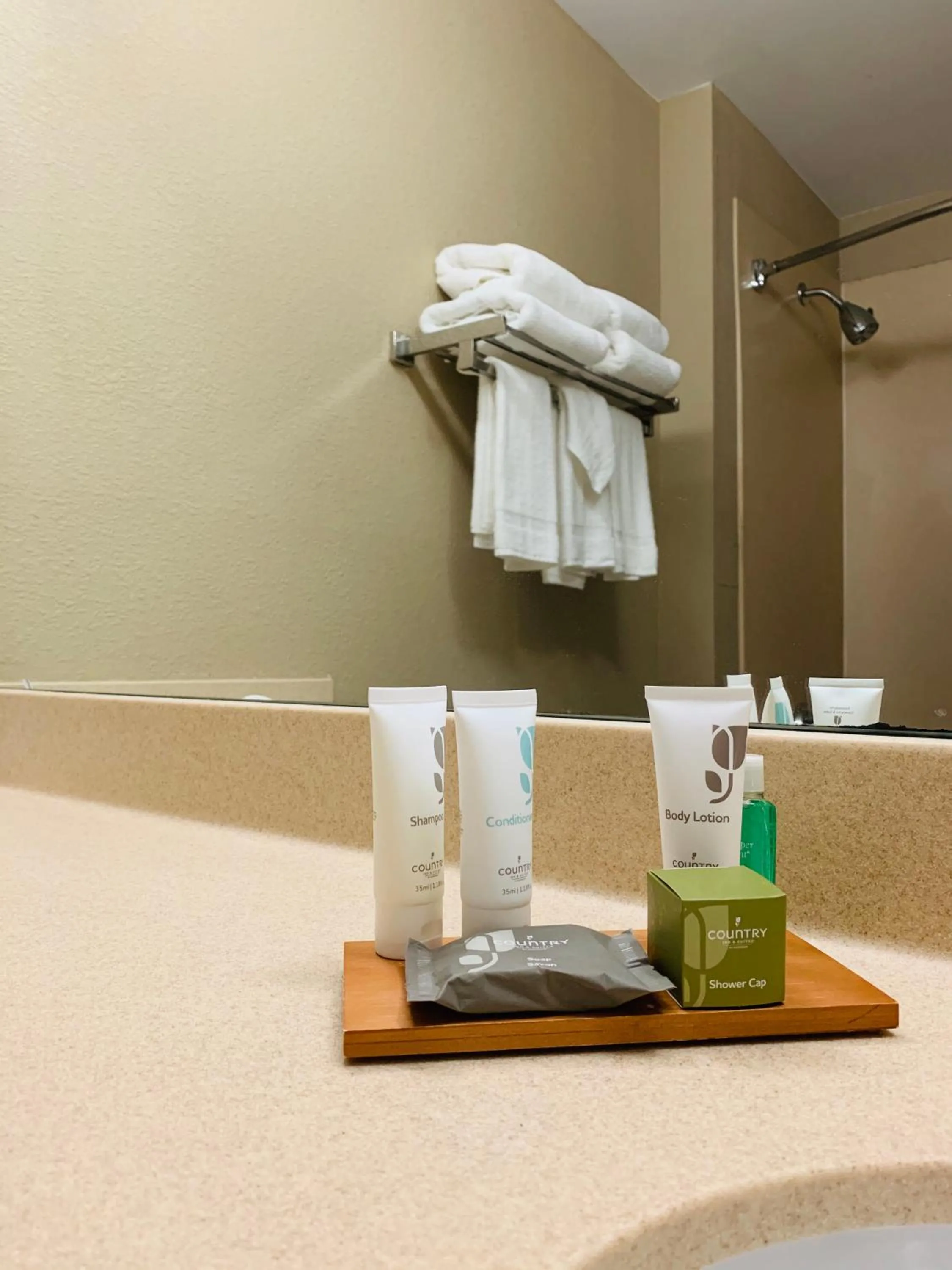 Bathroom in Country Inn & Suites by Radisson, Ithaca, NY