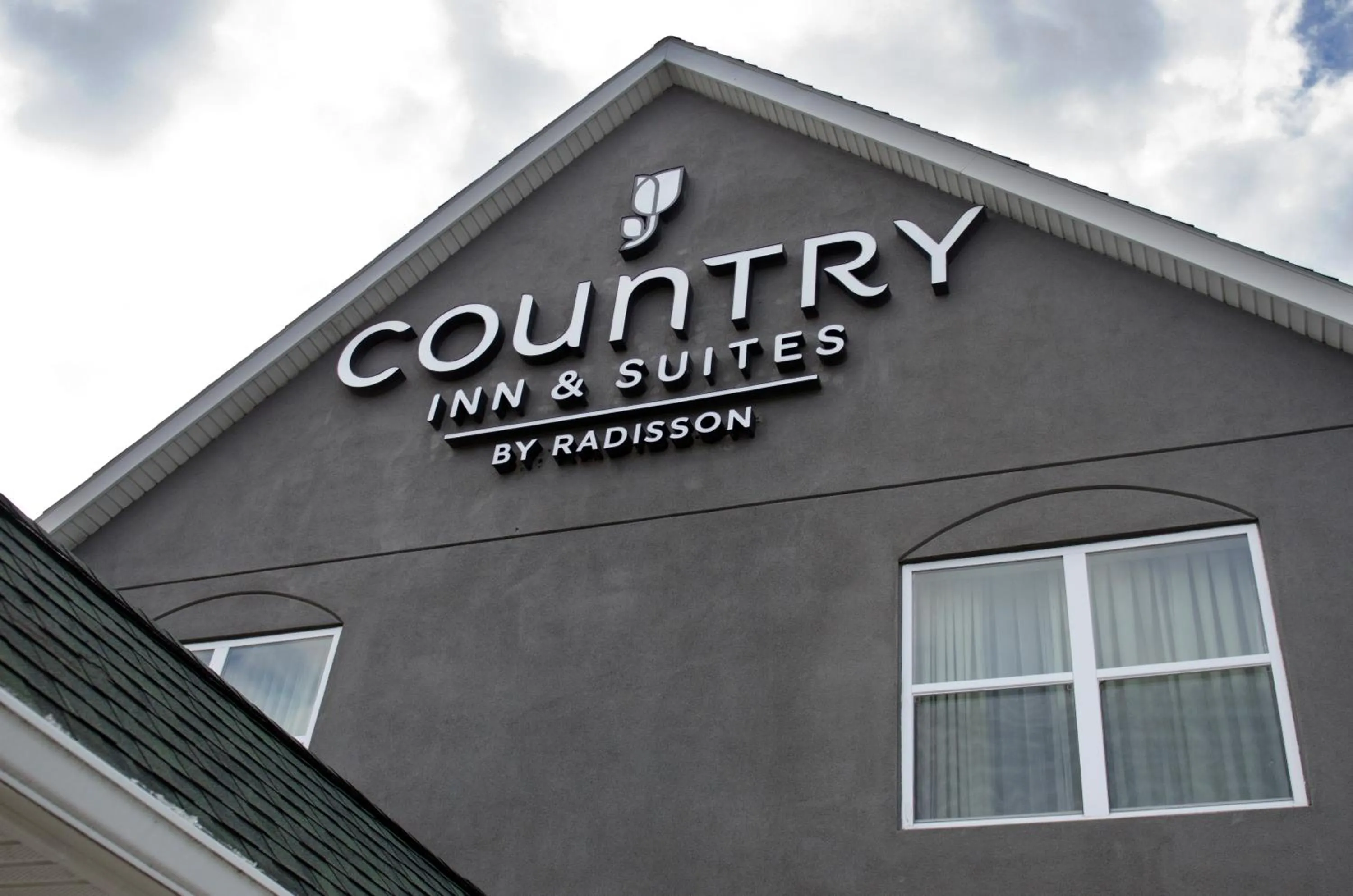 Property building in Country Inn & Suites by Radisson, Ithaca, NY