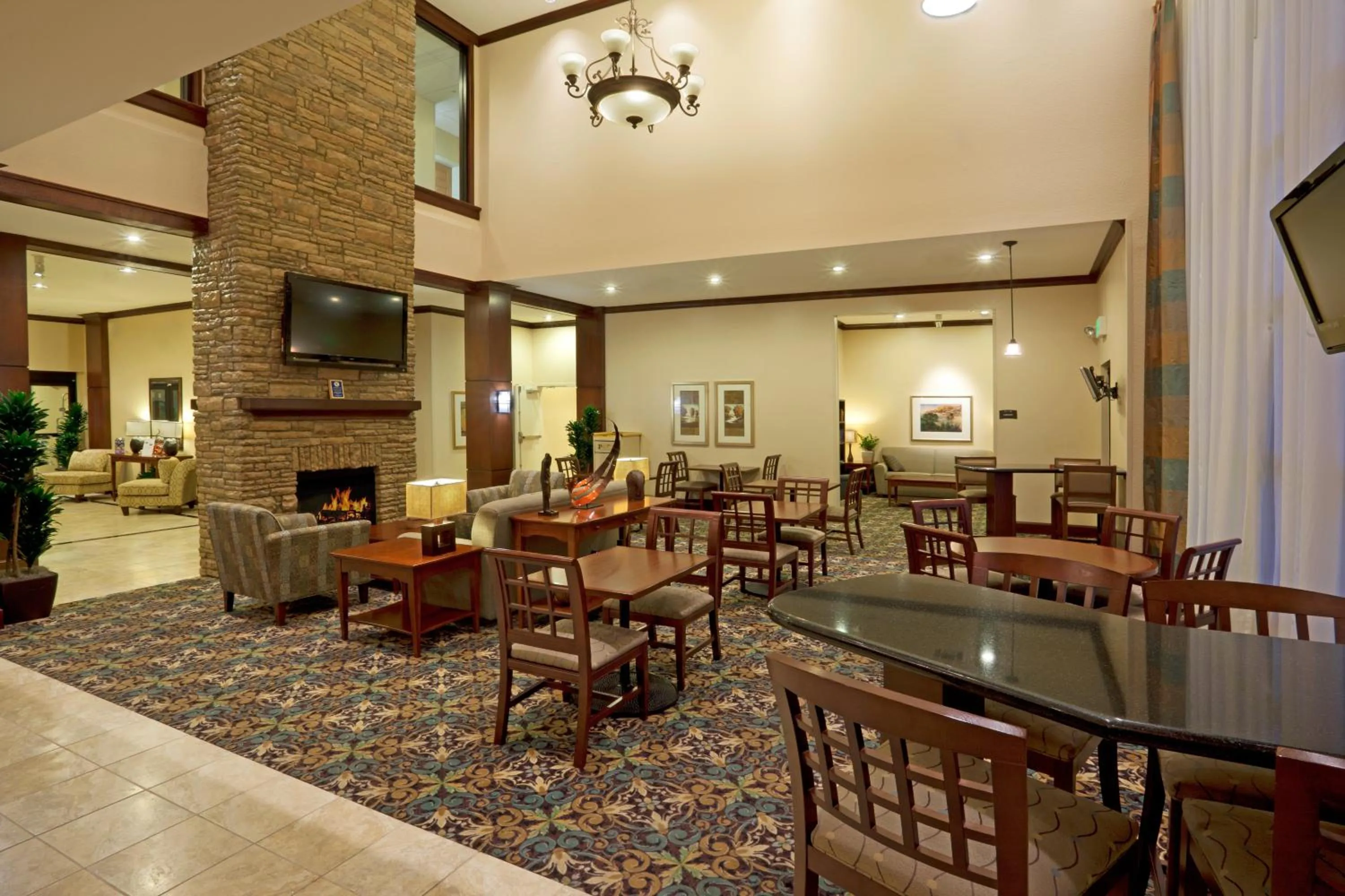 Restaurant/places to eat in Staybridge Suites San Antonio Sea World by IHG