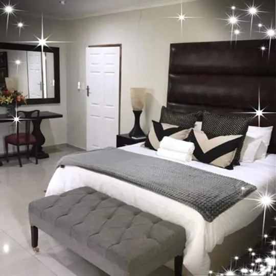 Bed in Black Horses Lodge & Conferencing