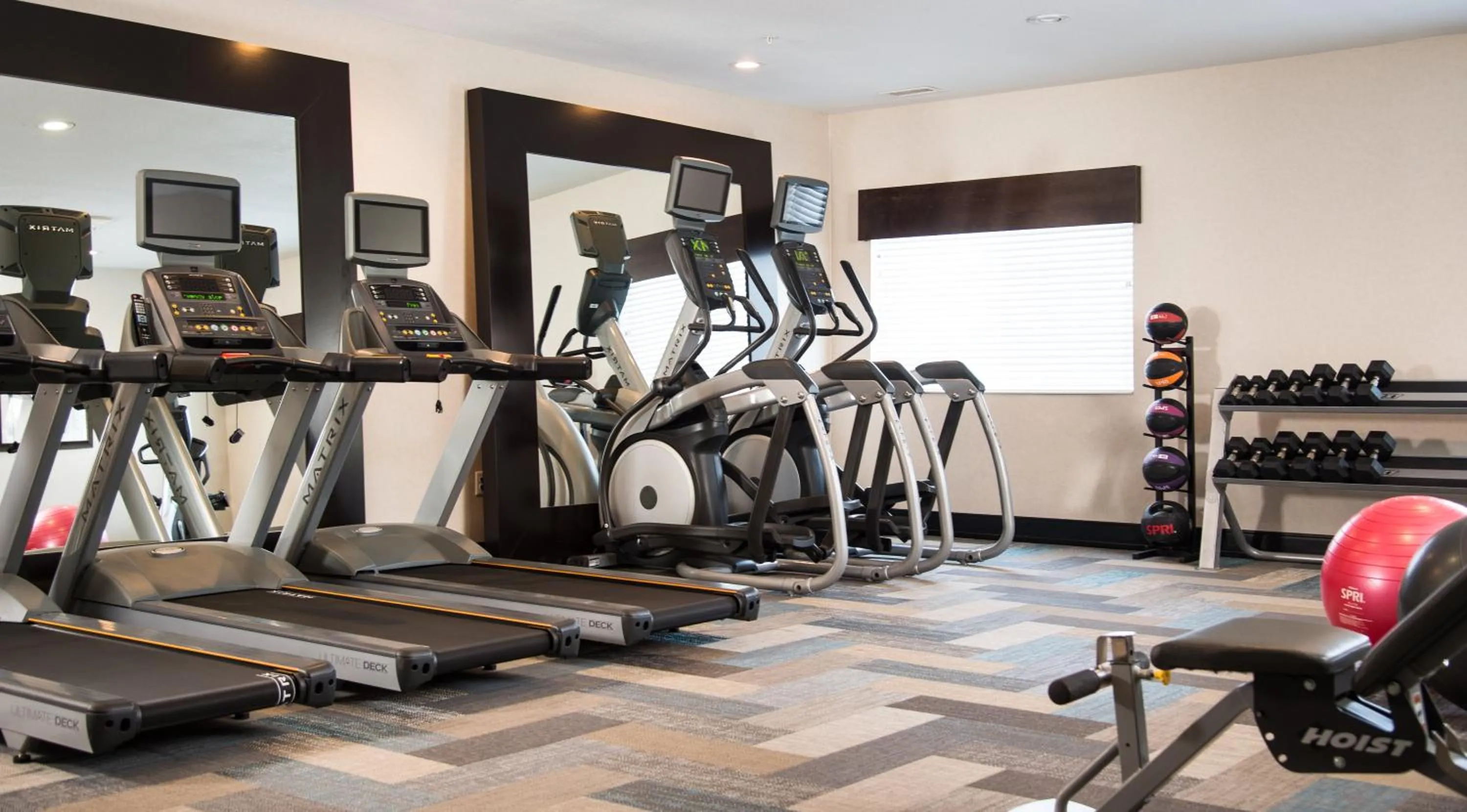 Fitness centre/facilities in Holiday Inn Express Le Claire Riverfront-Davenport by IHG