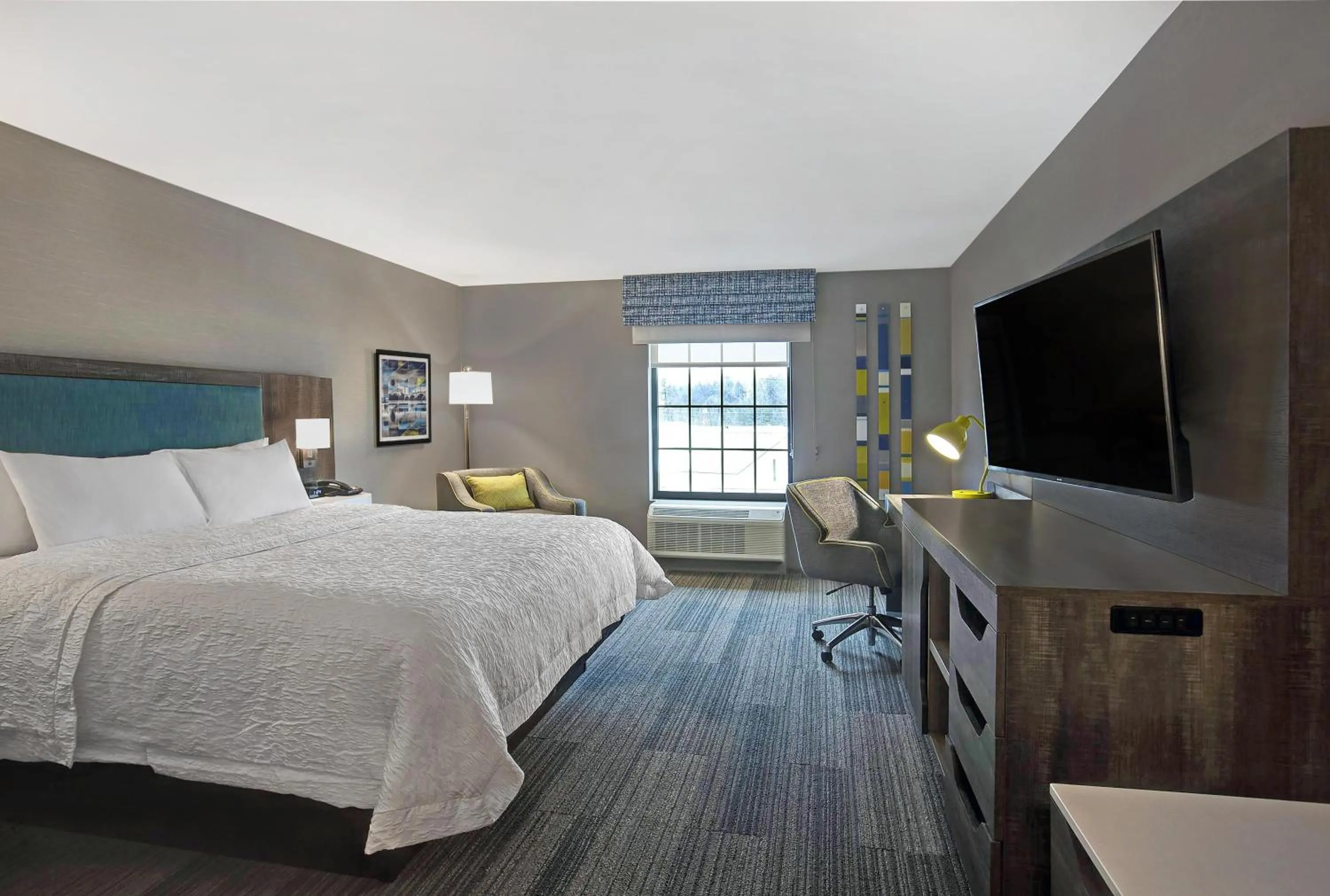 Bedroom, Bed in Hampton Inn Westfield