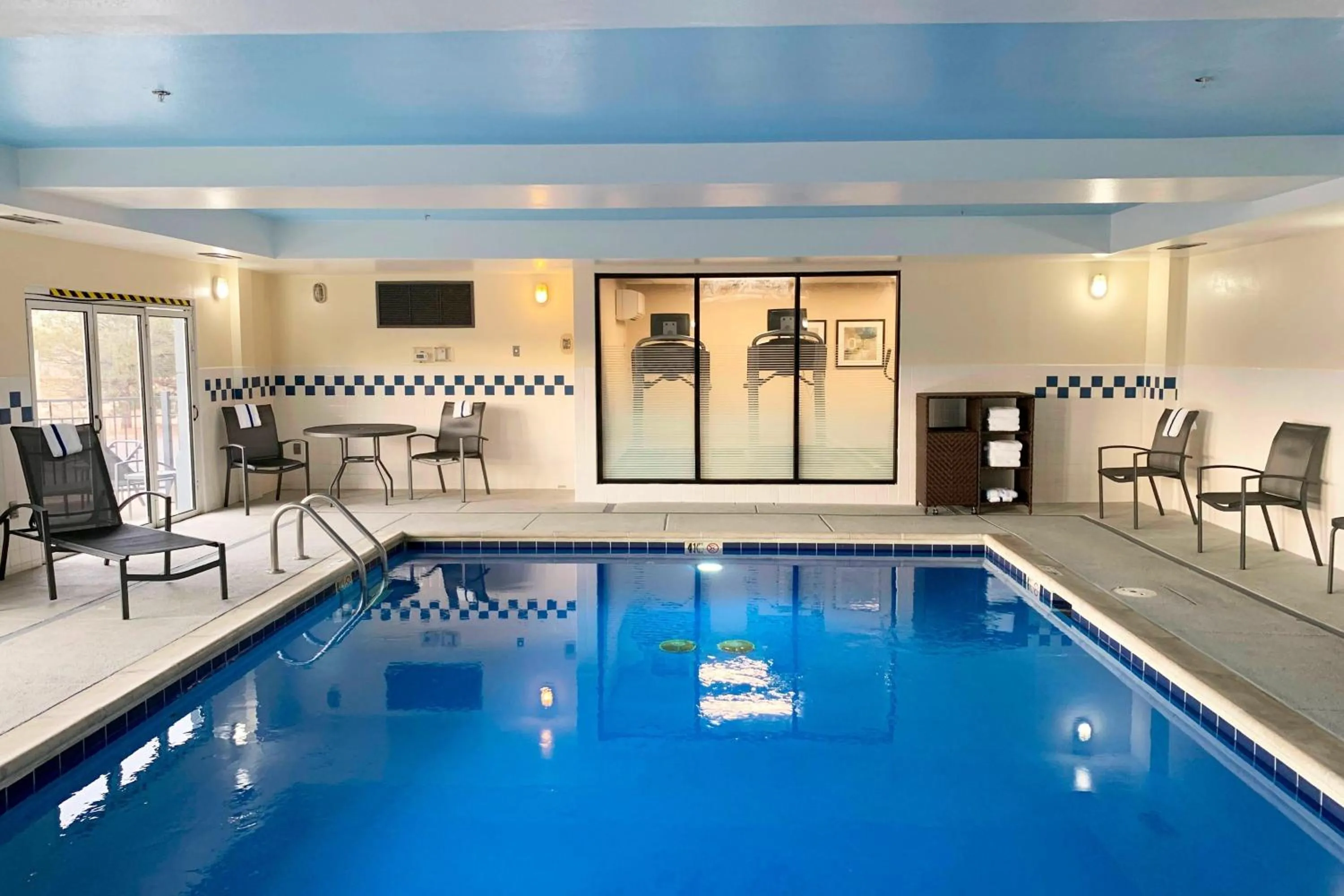 Swimming pool in Fairfield Inn & Suites by Marriott Denver Tech Center/ South