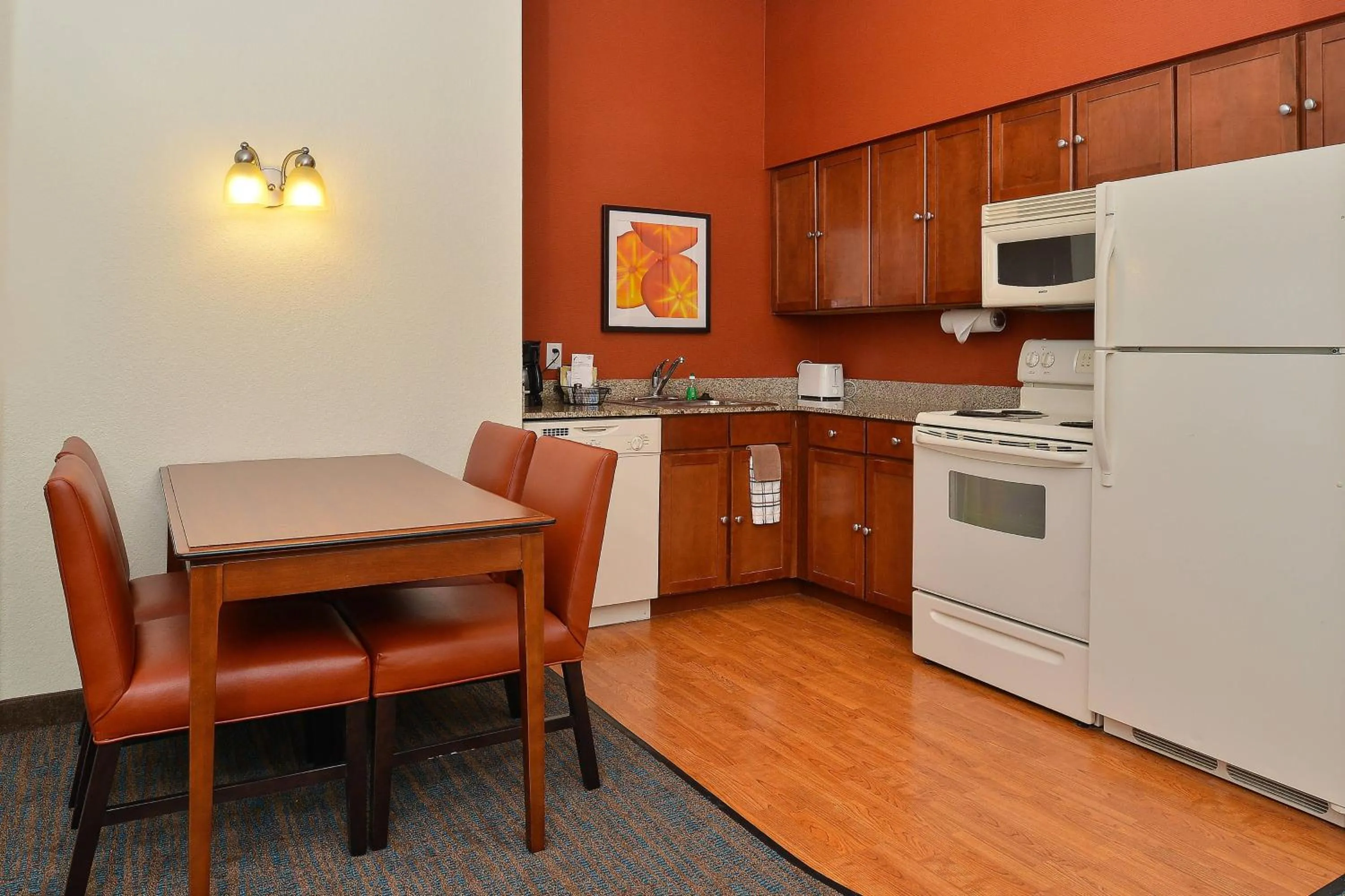 Kitchen or kitchenette in Residence Inn by Marriott Loveland Fort Collins