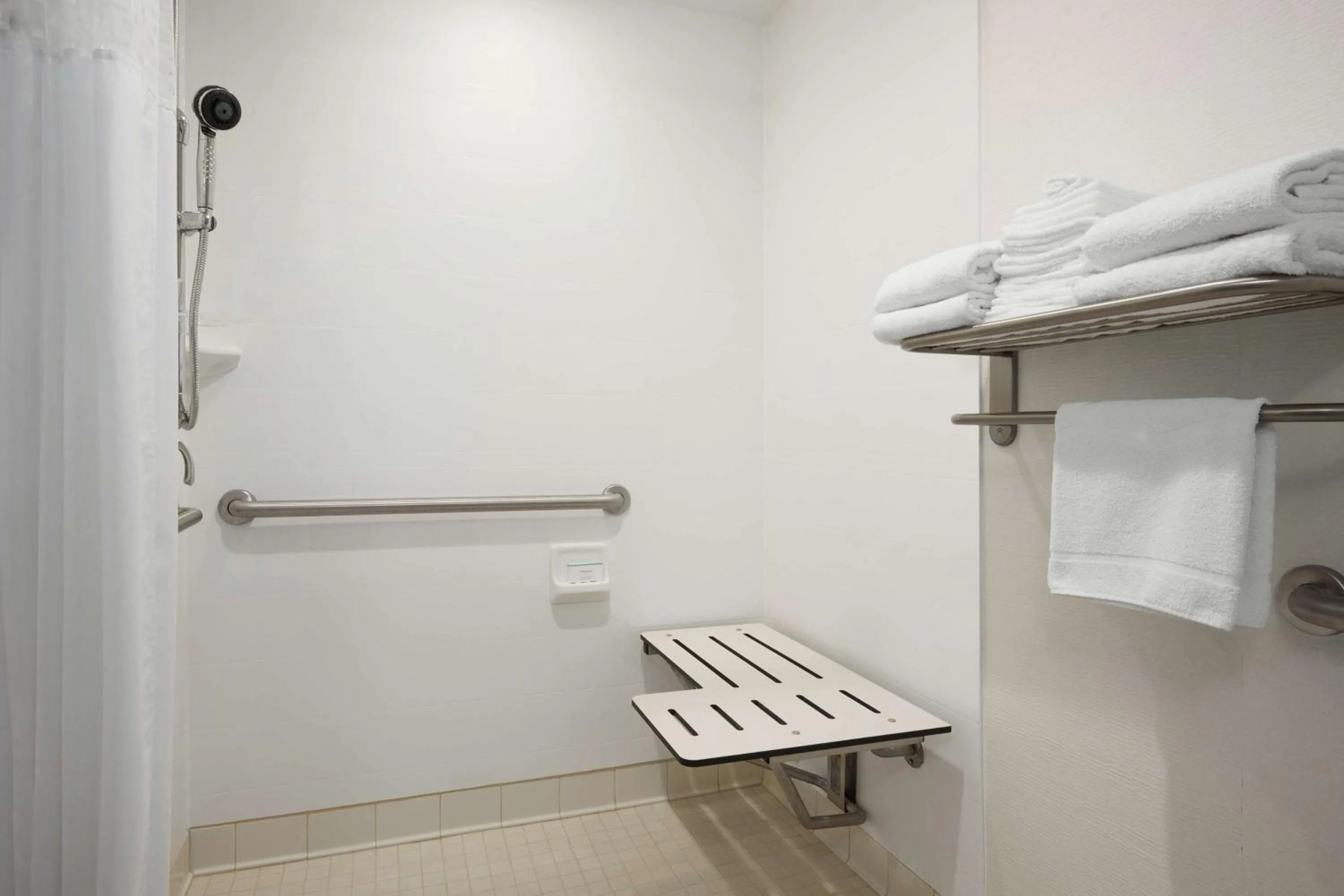 Bathroom in Hampton Inn Wausau