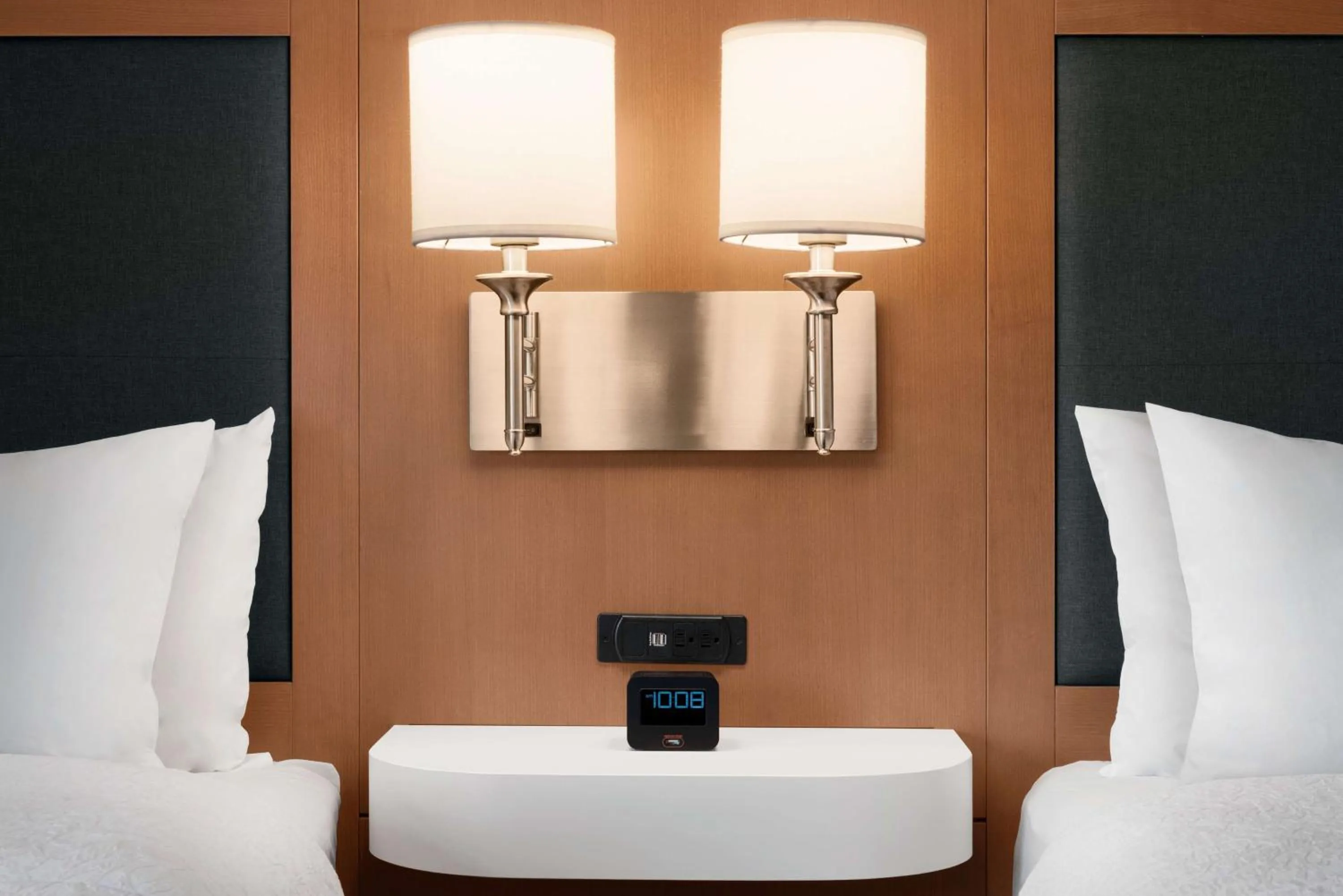 Bed in Hampton Inn Wausau