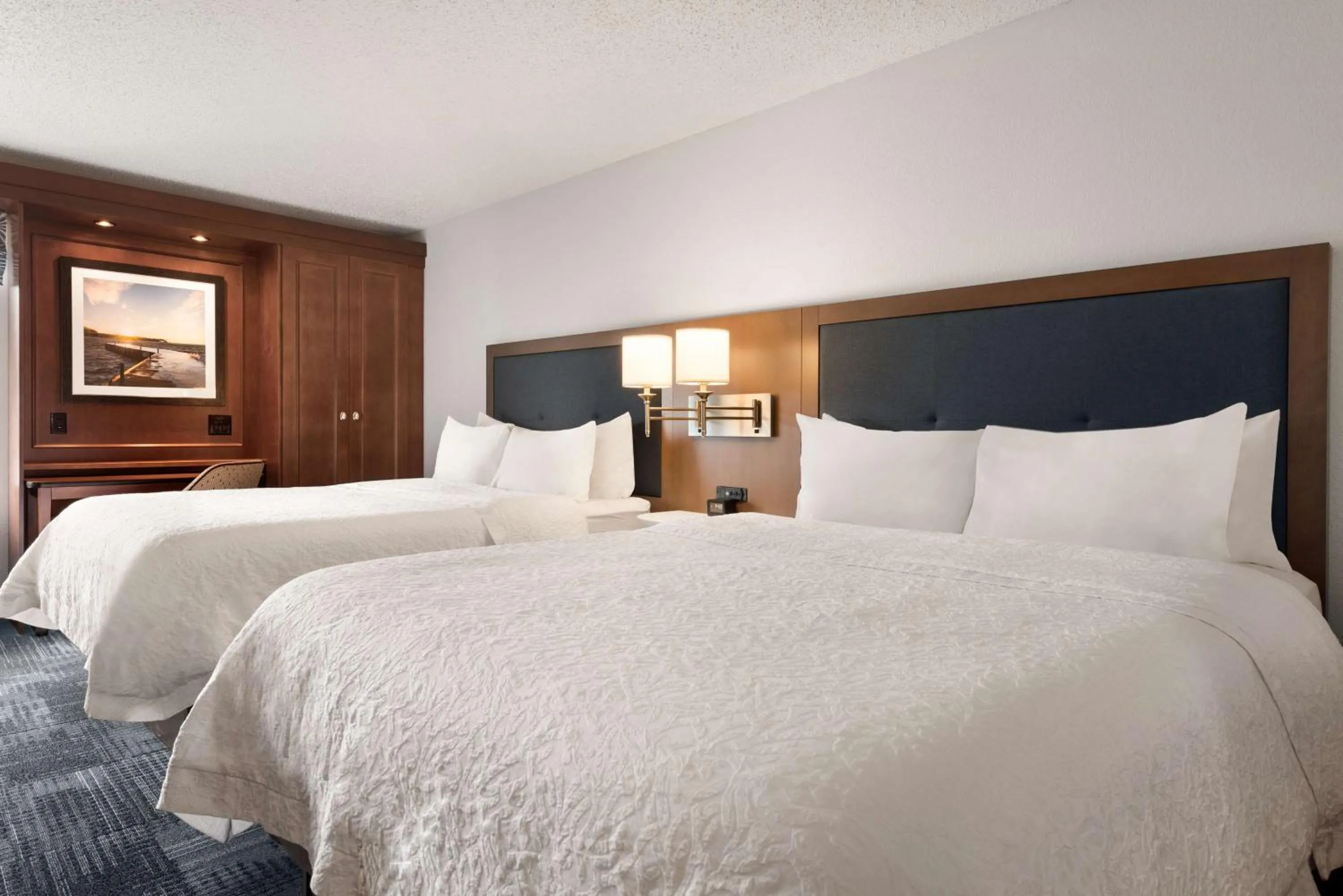 Bedroom, Bed in Hampton Inn Wausau