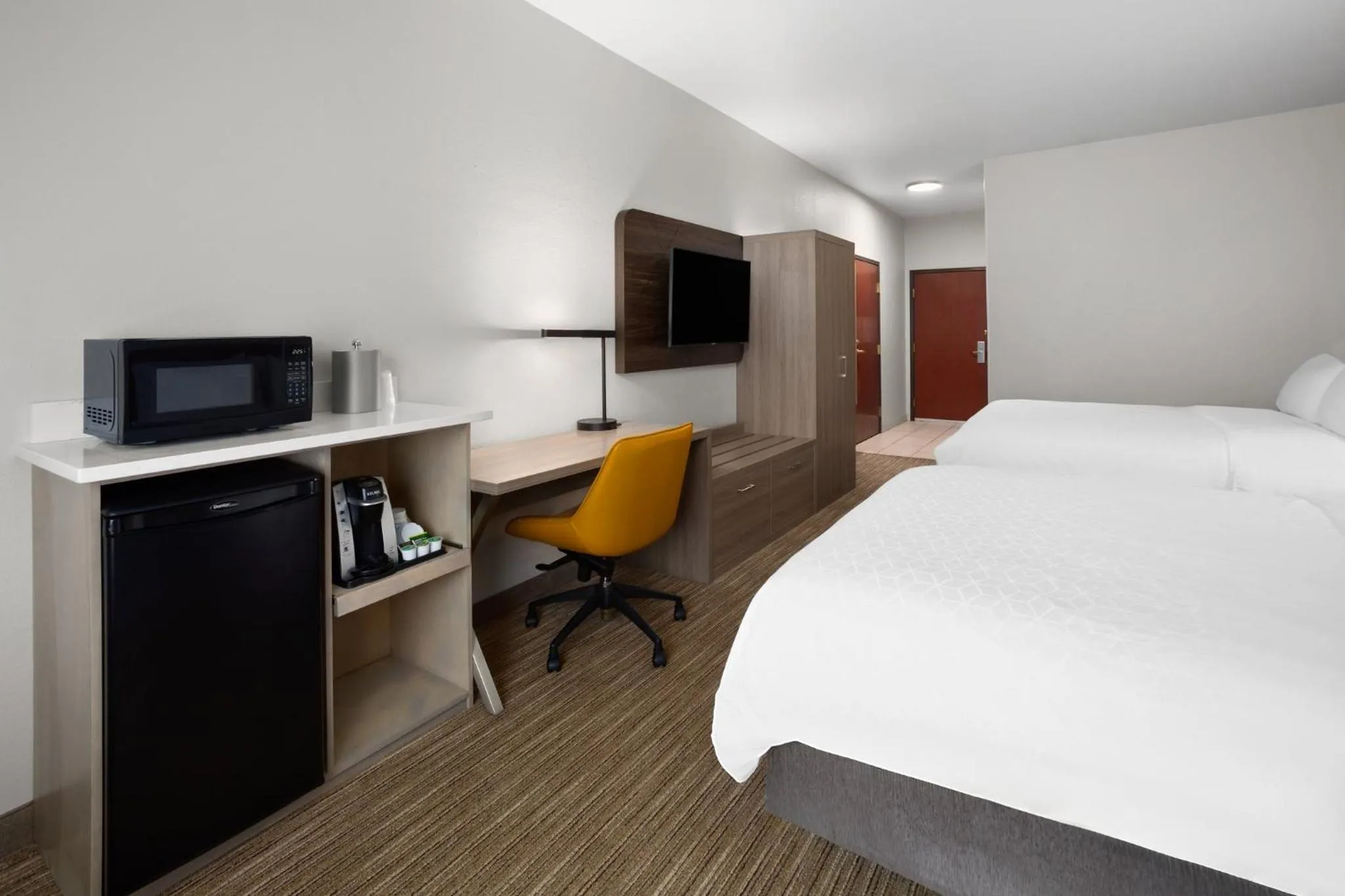Photo of the whole room, Bed in Holiday Inn Express Hotel & Suites Acme-Traverse City by IHG