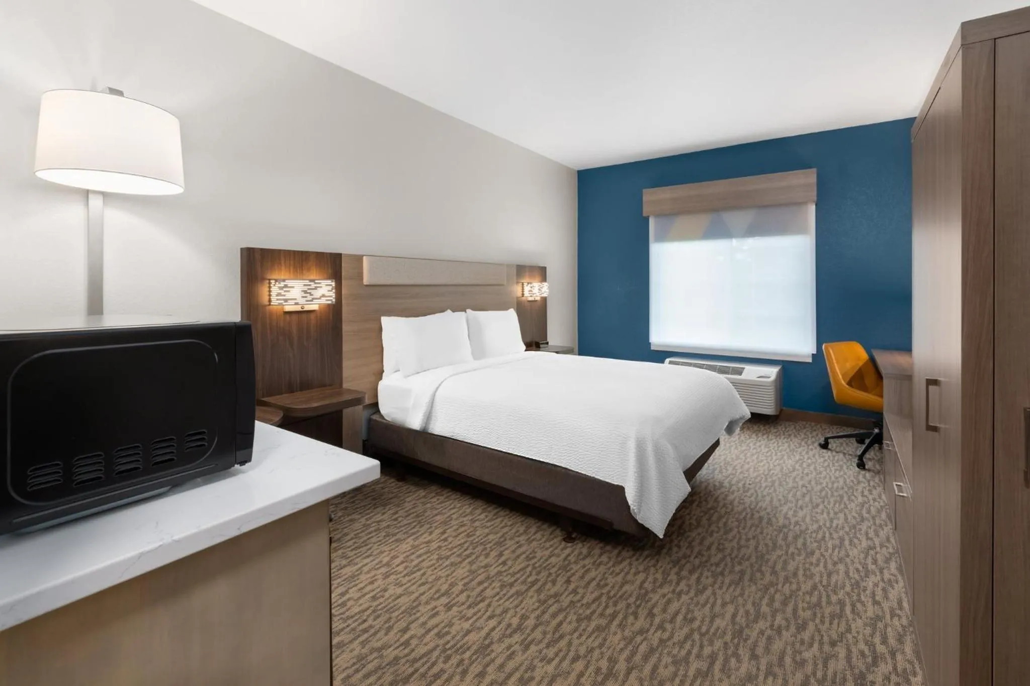 Photo of the whole room, Bed in Holiday Inn Express Hotel & Suites Acme-Traverse City by IHG