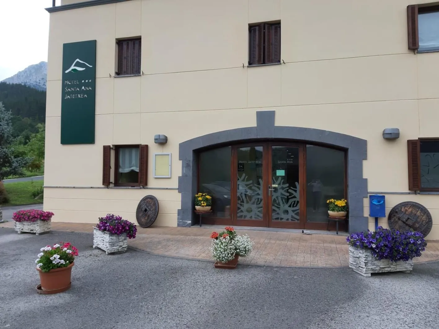 Facade/entrance in Hotel Santa Ana