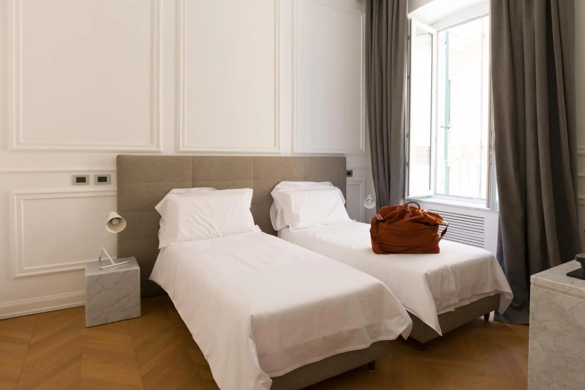 Day, Bed in Via Chiodo Luxury Rooms