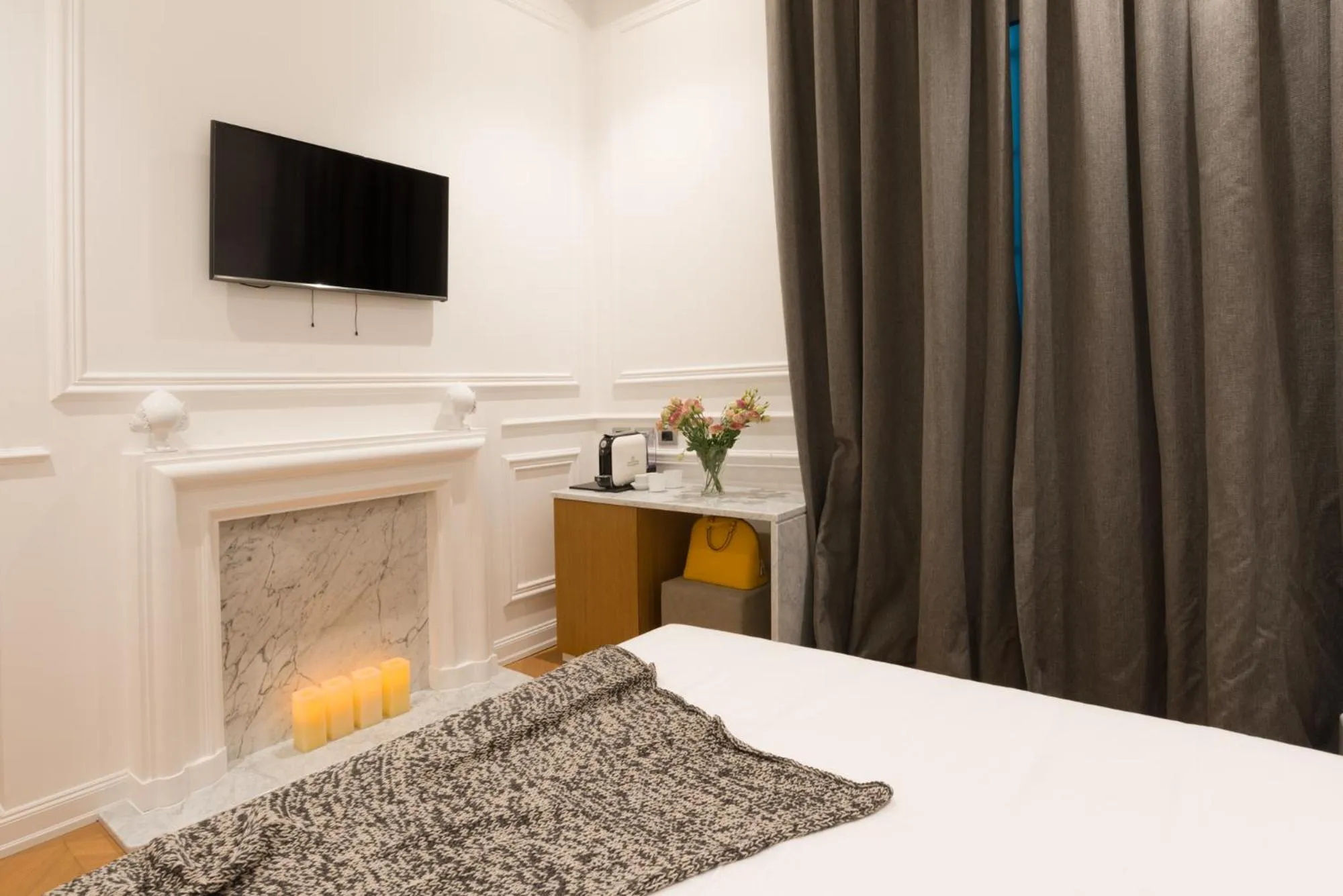 Photo of the whole room, Bed in Via Chiodo Luxury Rooms