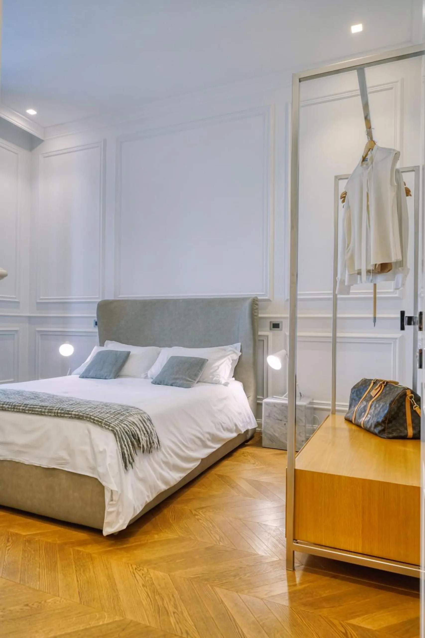 Bed in Via Chiodo Luxury Rooms