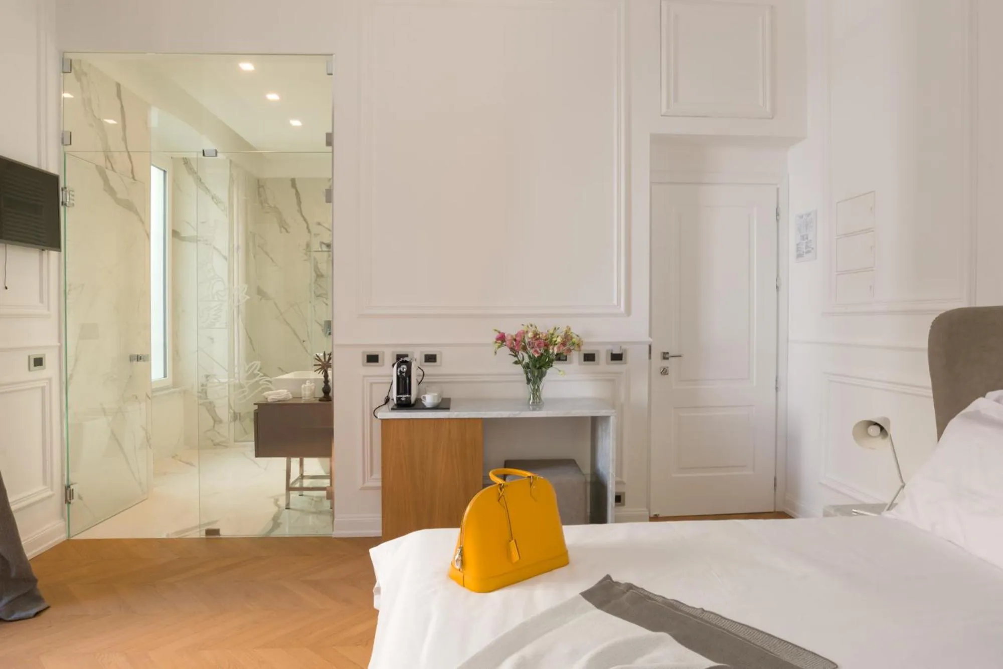 Photo of the whole room, Bed in Via Chiodo Luxury Rooms