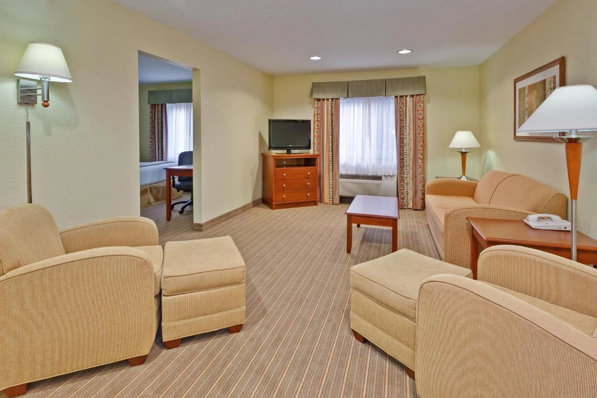 Photo of the whole room in Holiday Inn Express Winfield - Teays Valley by IHG