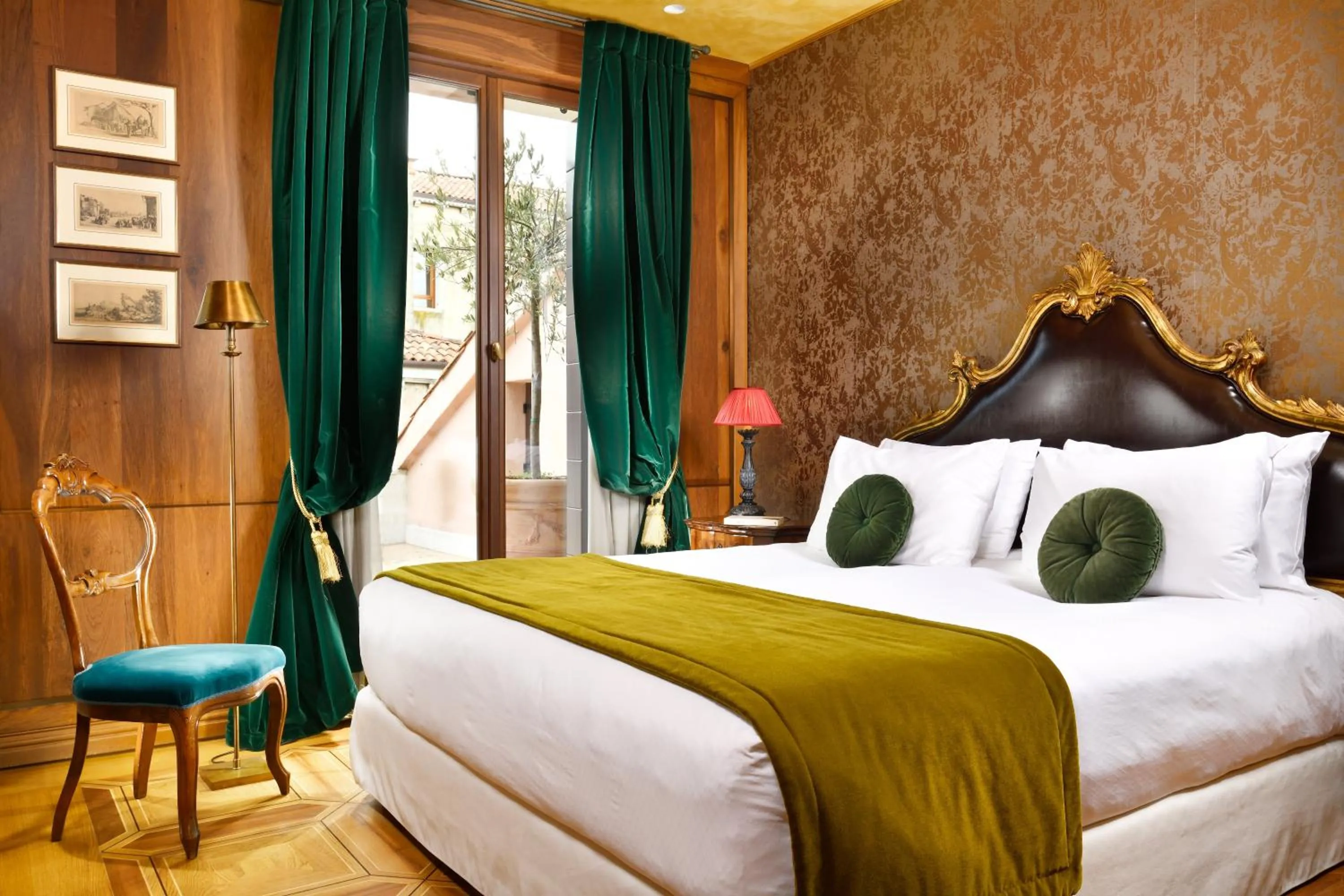 Bed in Palazzo Venart Luxury Hotel