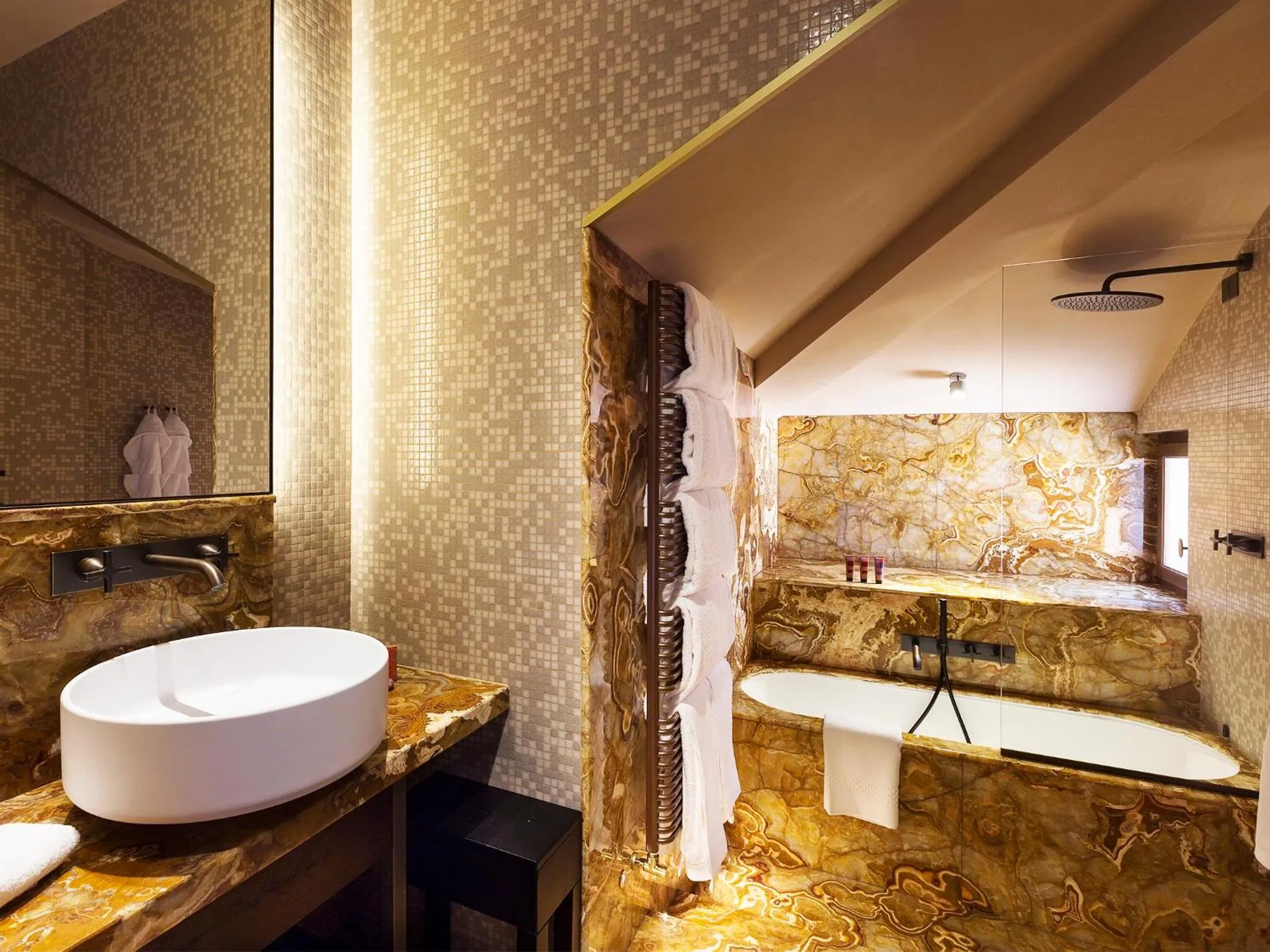 Bathroom in Palazzo Venart Luxury Hotel