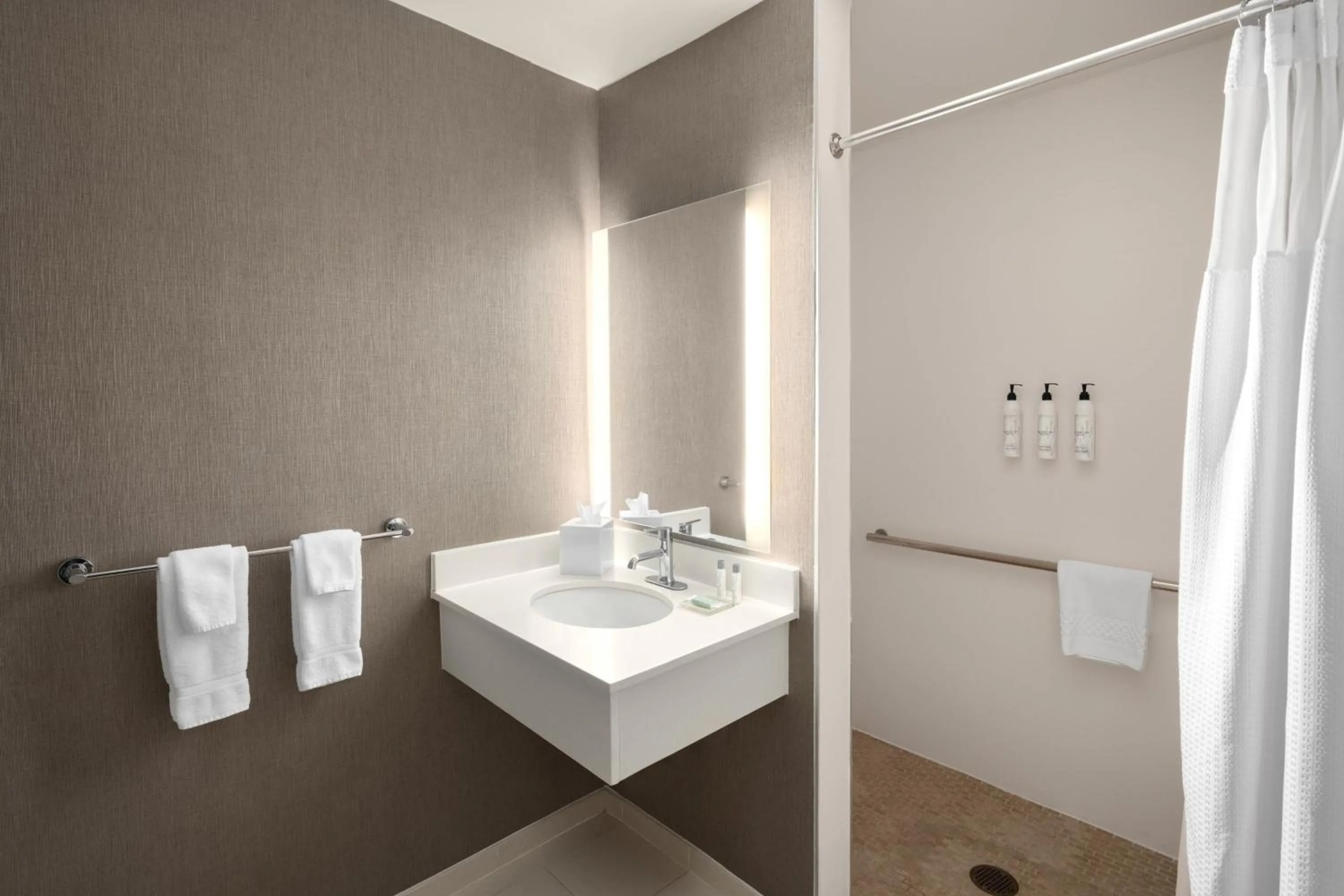 Bathroom in SpringHill Suites Pasadena Arcadia