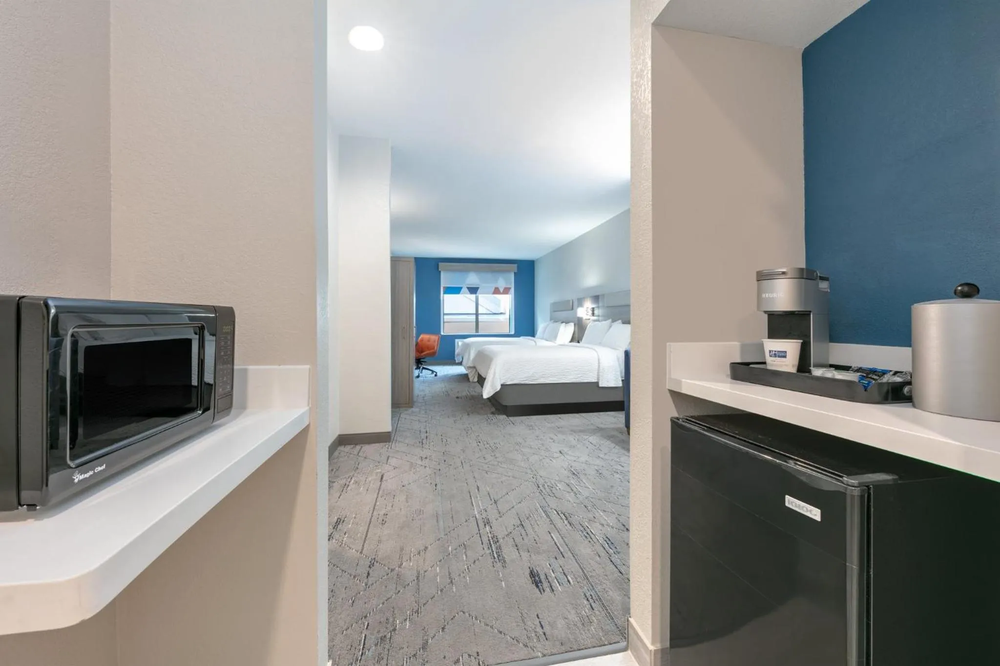 Photo of the whole room, Bed in Holiday Inn Express Hotel & Suites Winnie by IHG