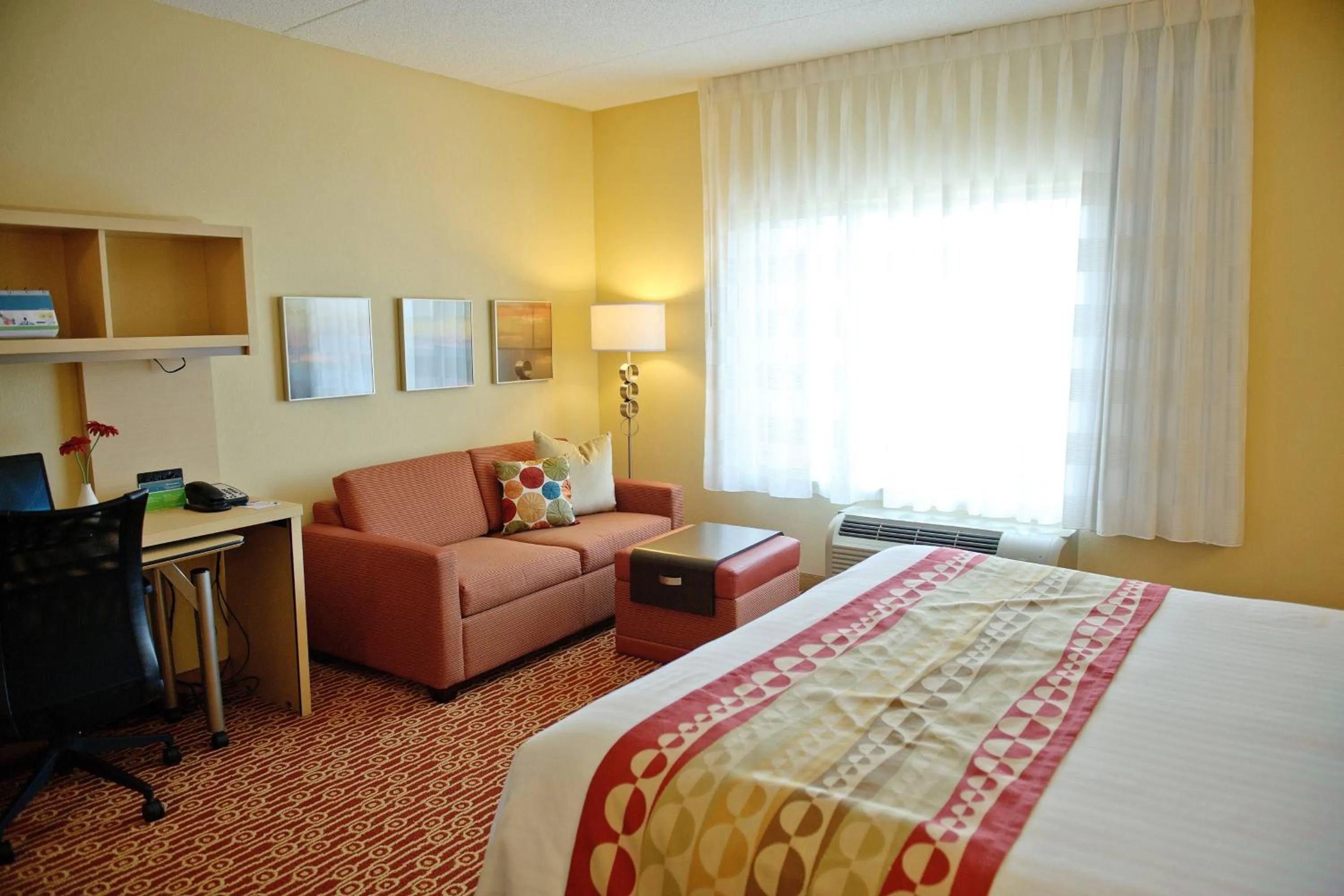 Bedroom, Bed in TownePlace Suites by Marriott Charlotte Mooresville