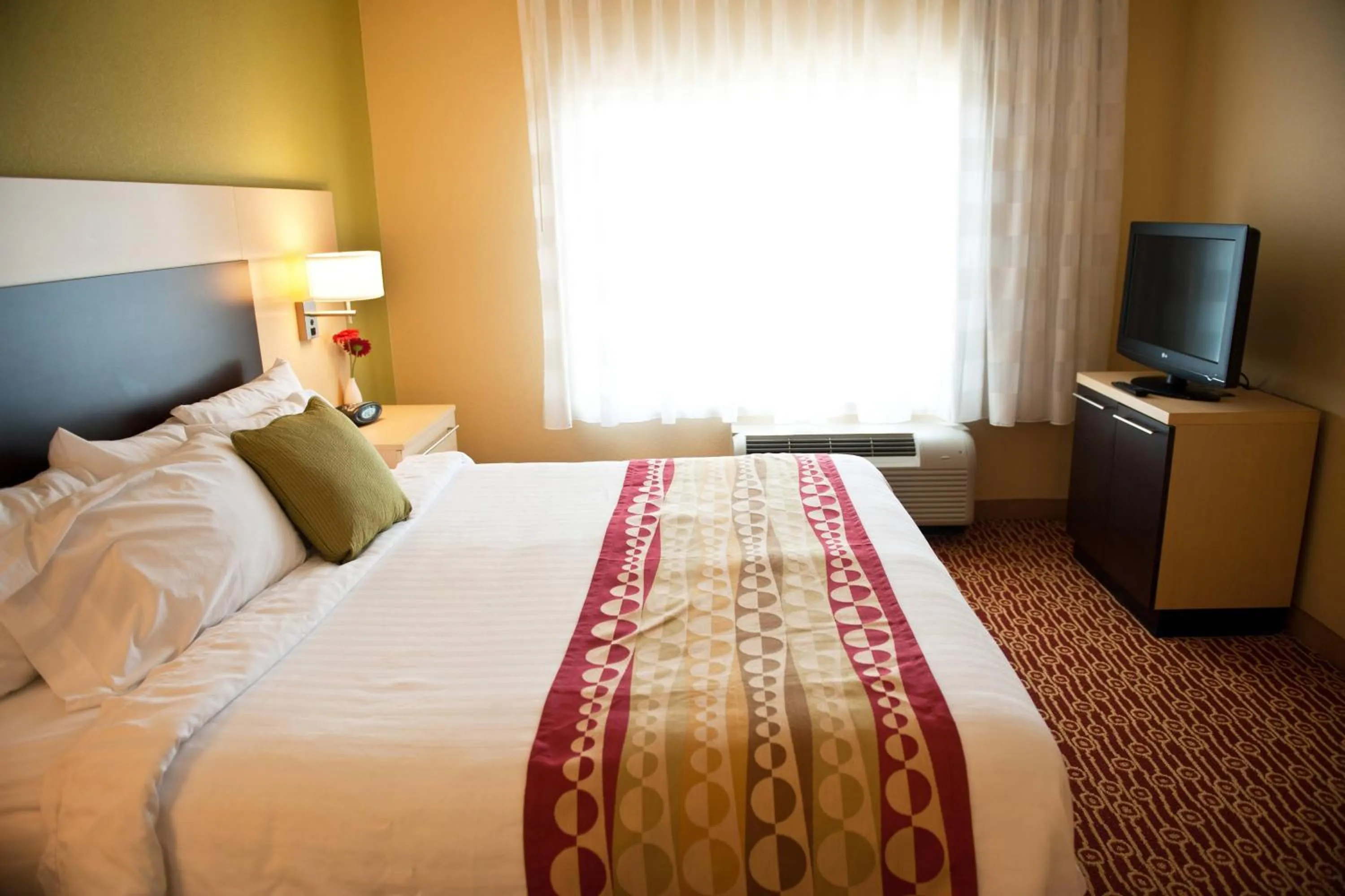 Bedroom, Bed in TownePlace Suites by Marriott Charlotte Mooresville