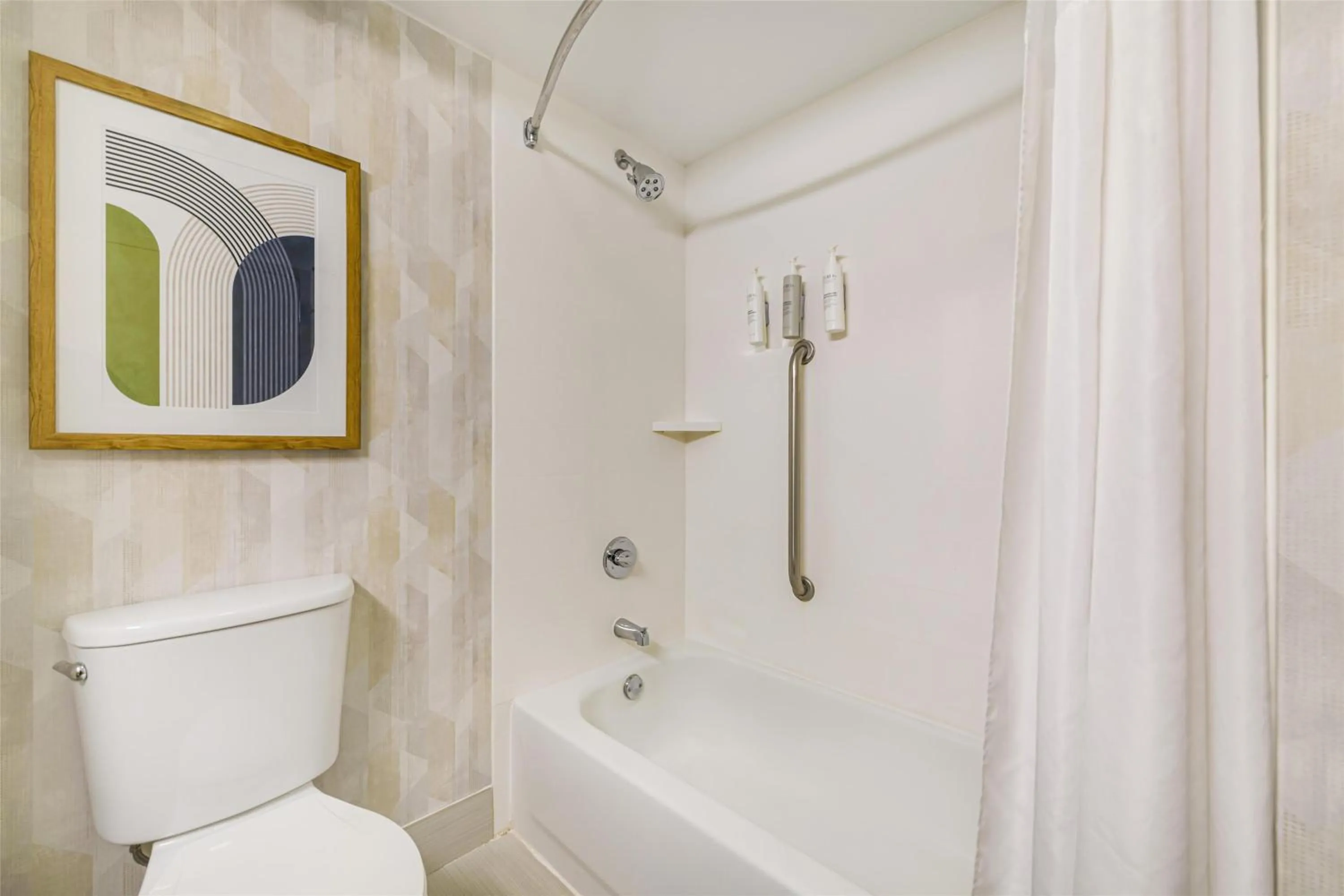 Bathroom in Hampton Inn Huntsville-Arsenal/South Parkway