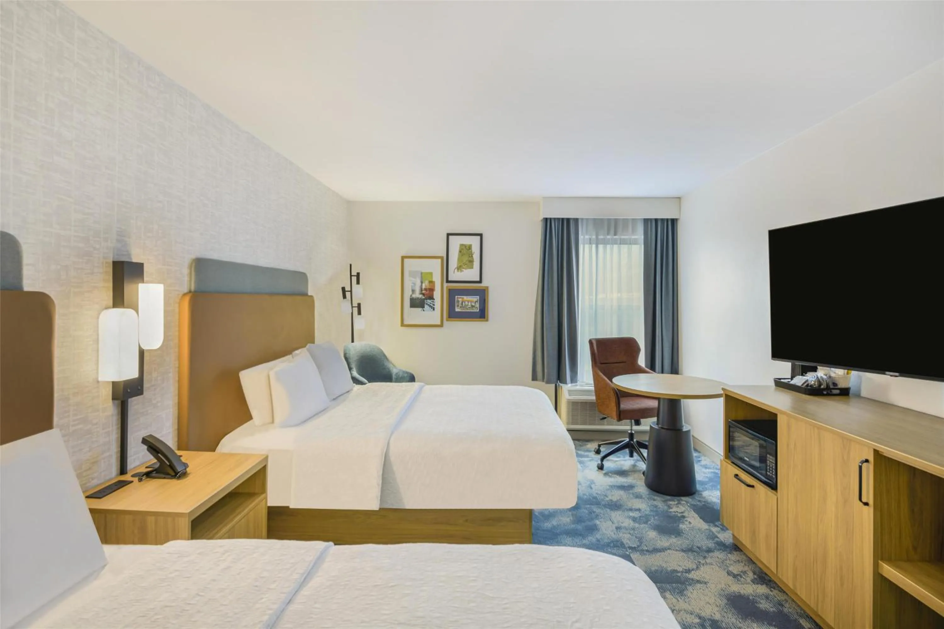 Bed in Hampton Inn Huntsville-Arsenal/South Parkway
