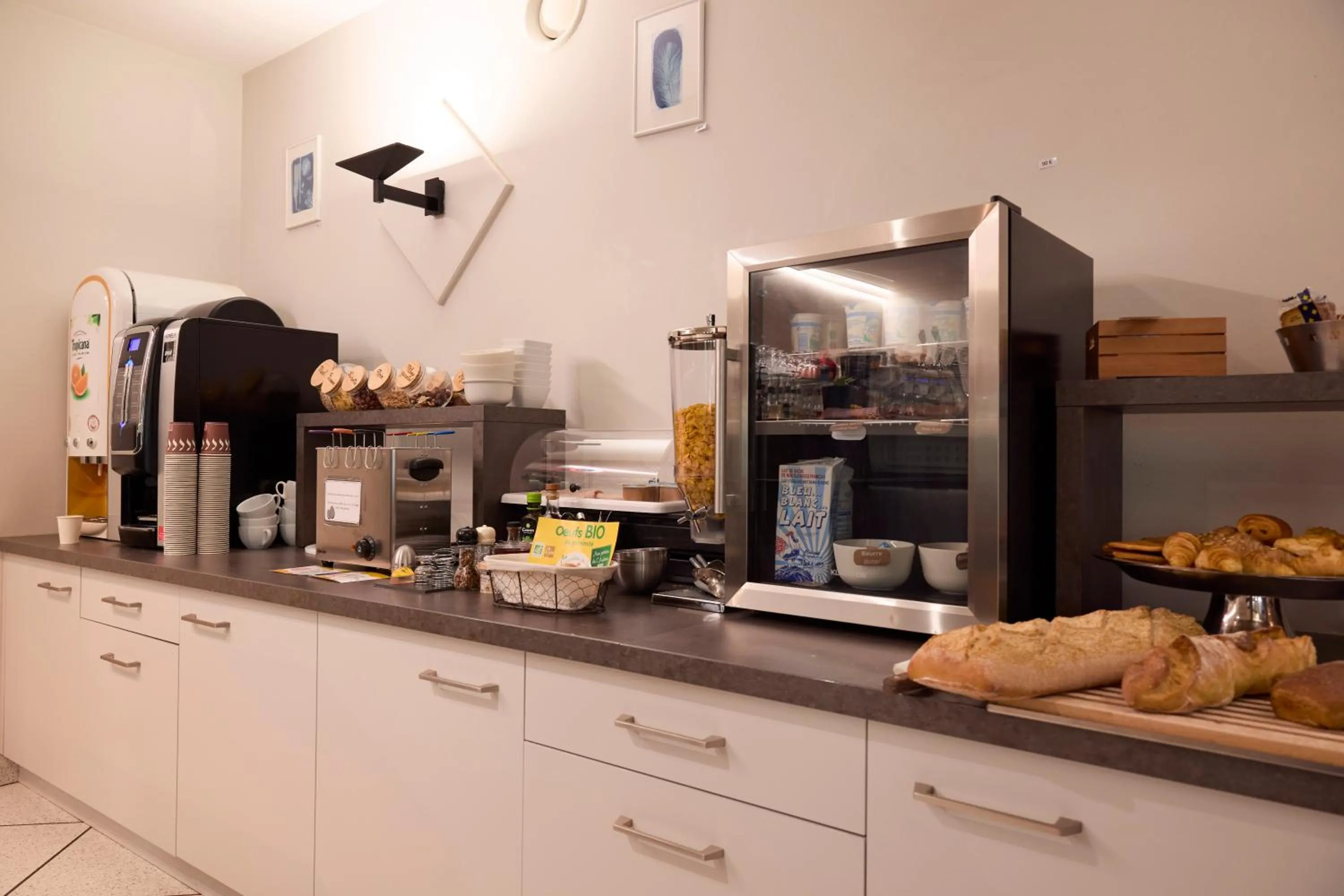 Breakfast in Hotel Eco - A75