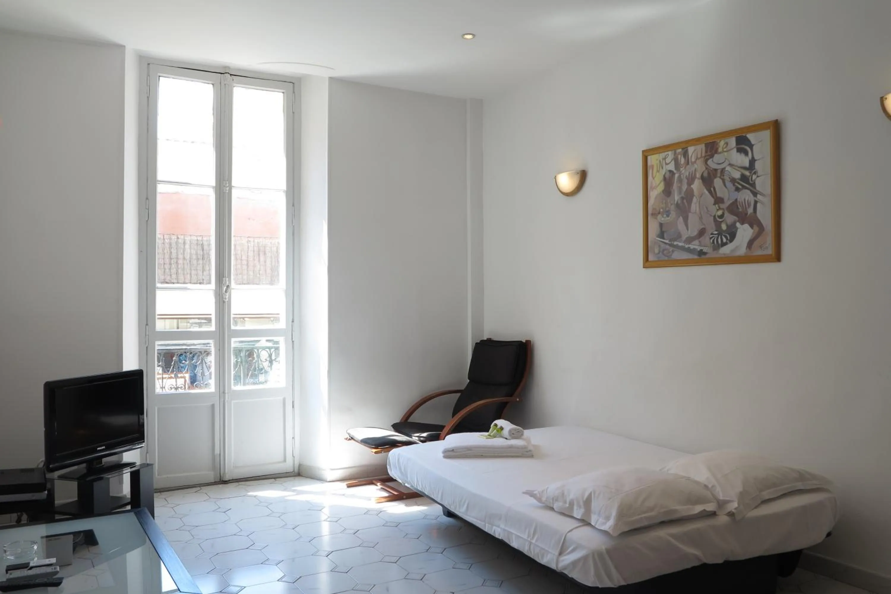 Living room, Bed in Viva Riviera - 5 Rue Commandant André