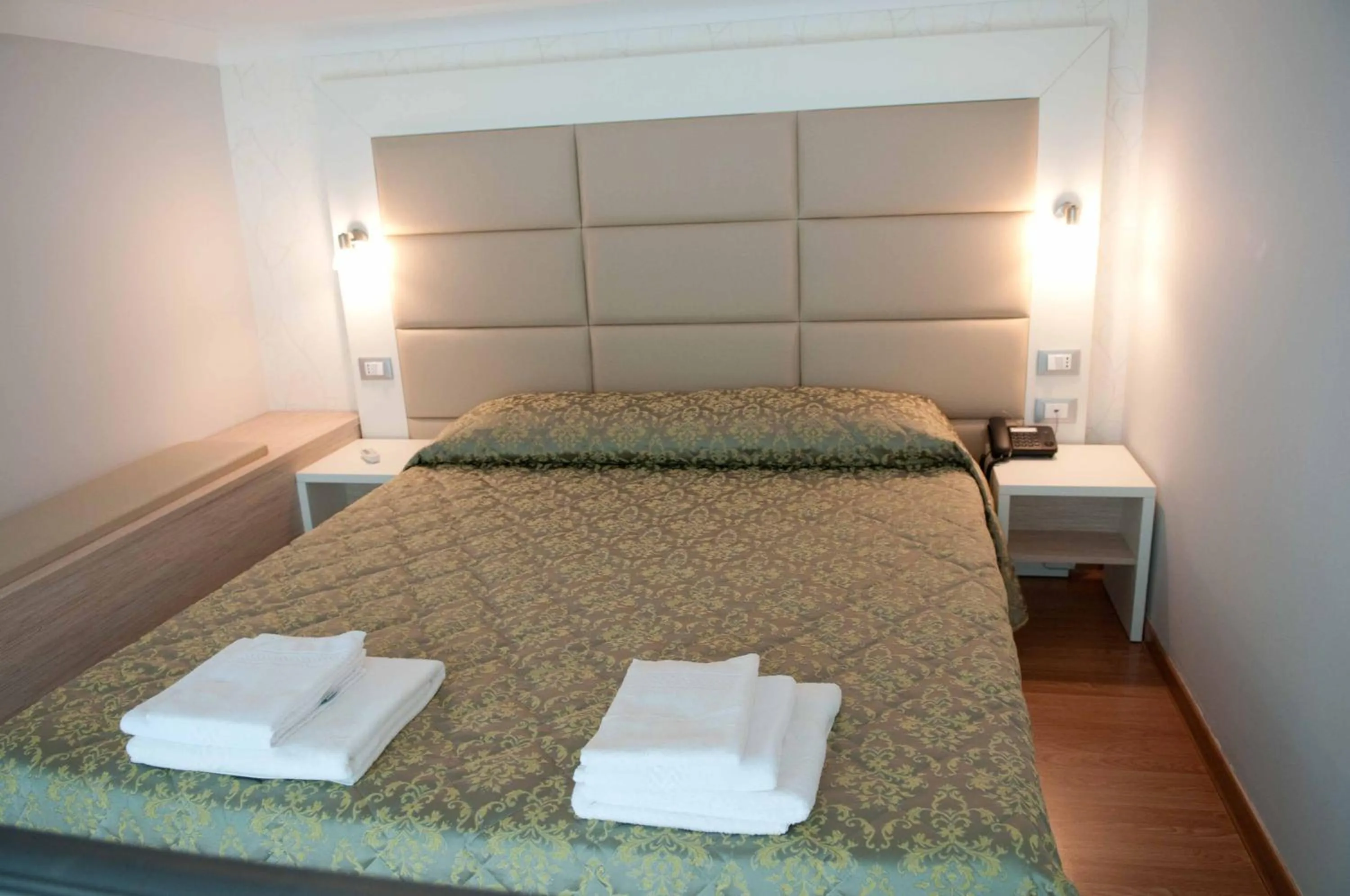 Decorative detail, Bed in Villa Vittoria Tropea B&B